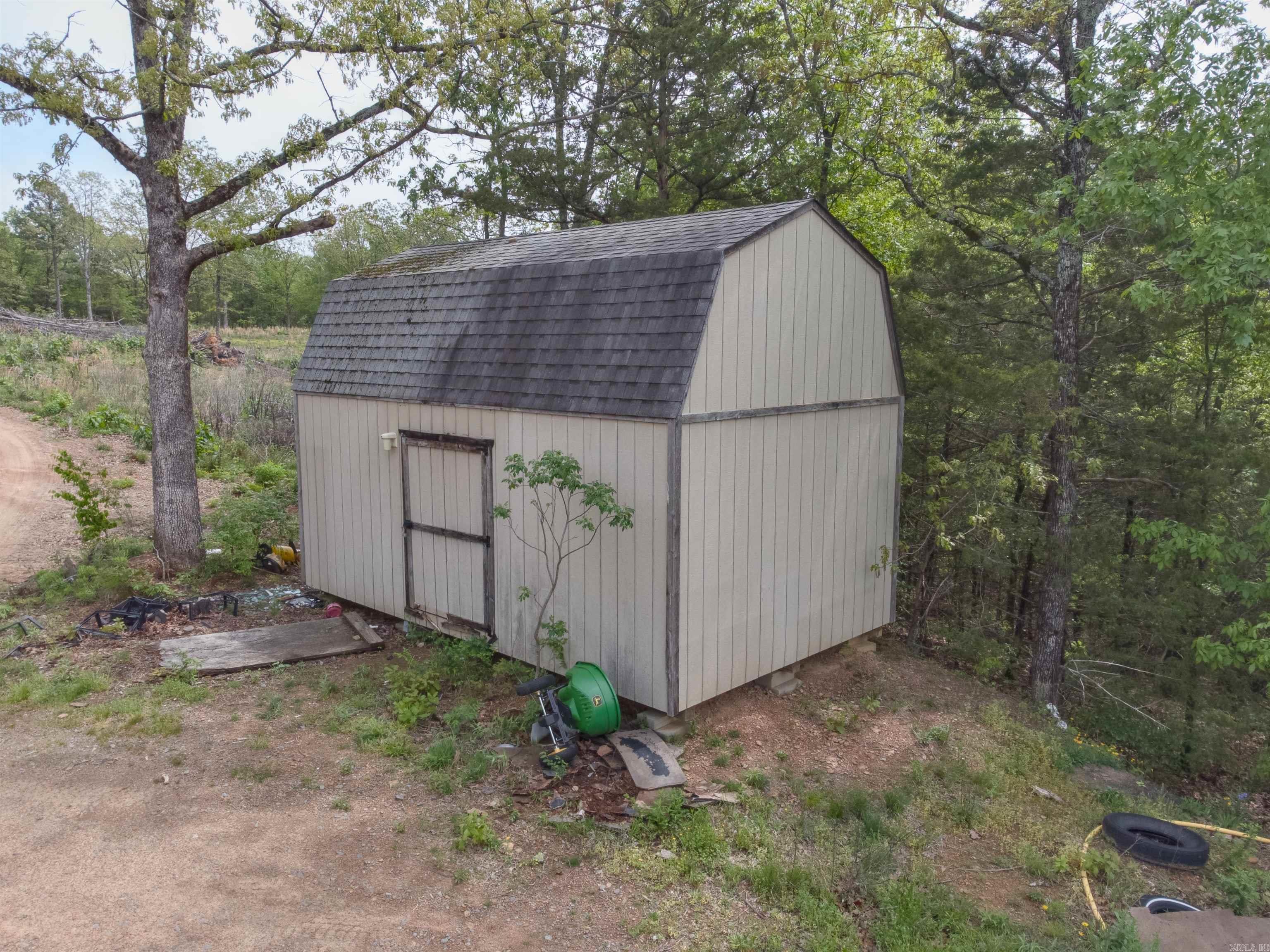 Metes & Bounds - Land