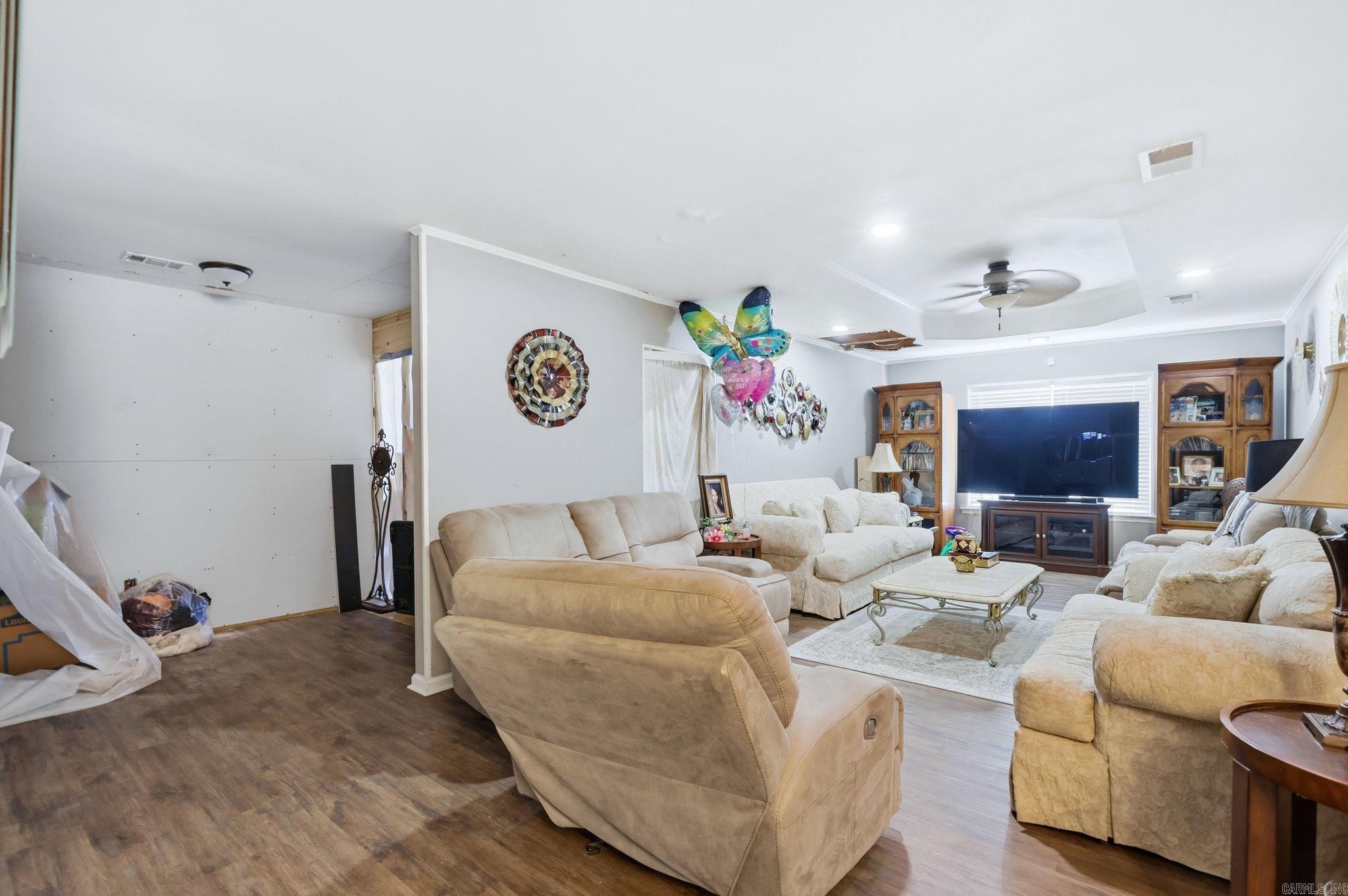 PECAN LAKE - Residential