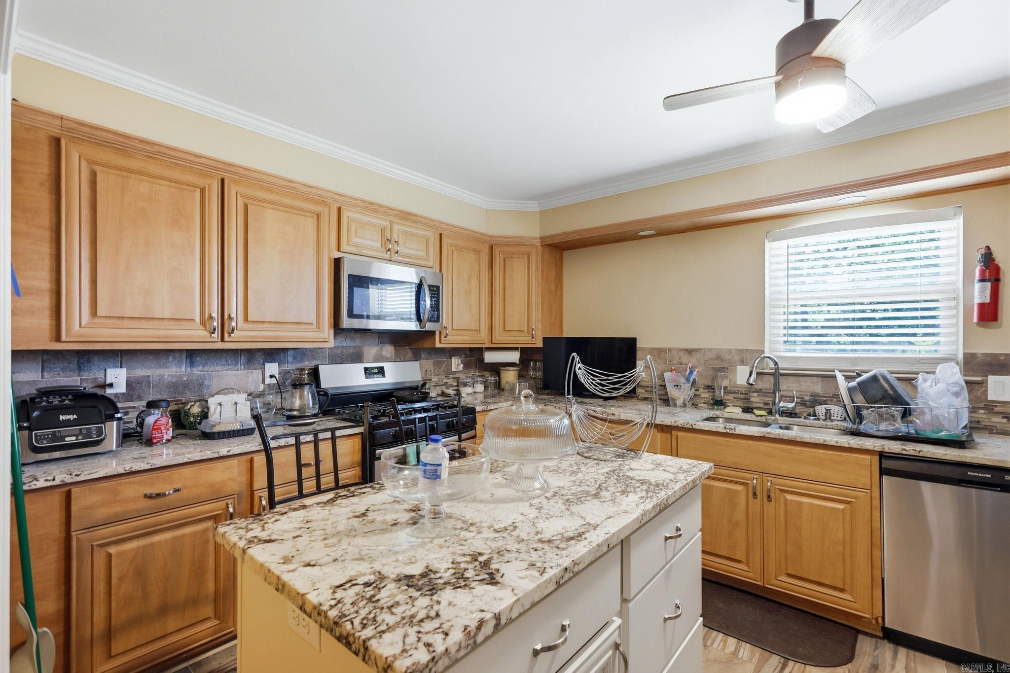 PECAN LAKE - Residential