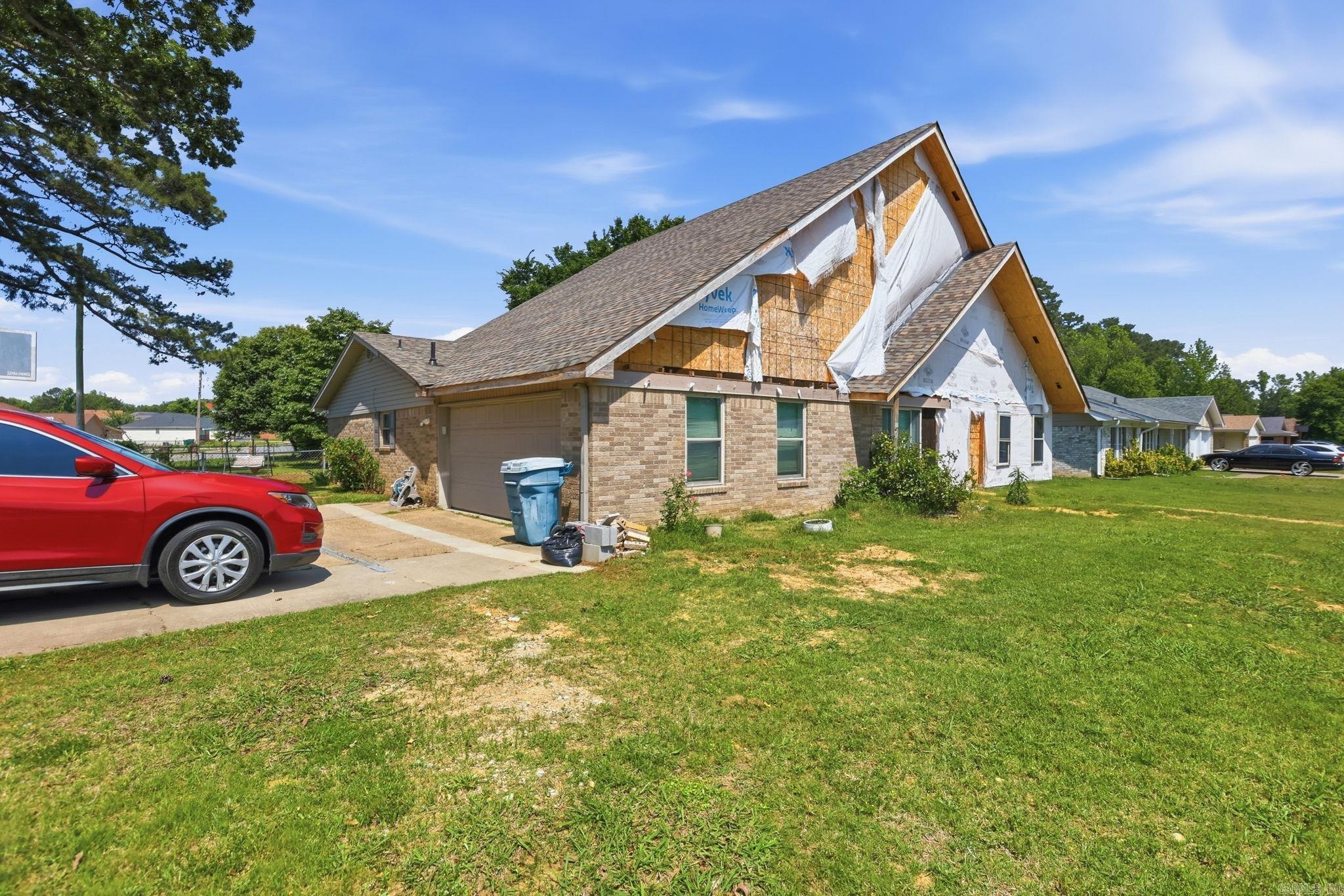 PECAN LAKE - Residential