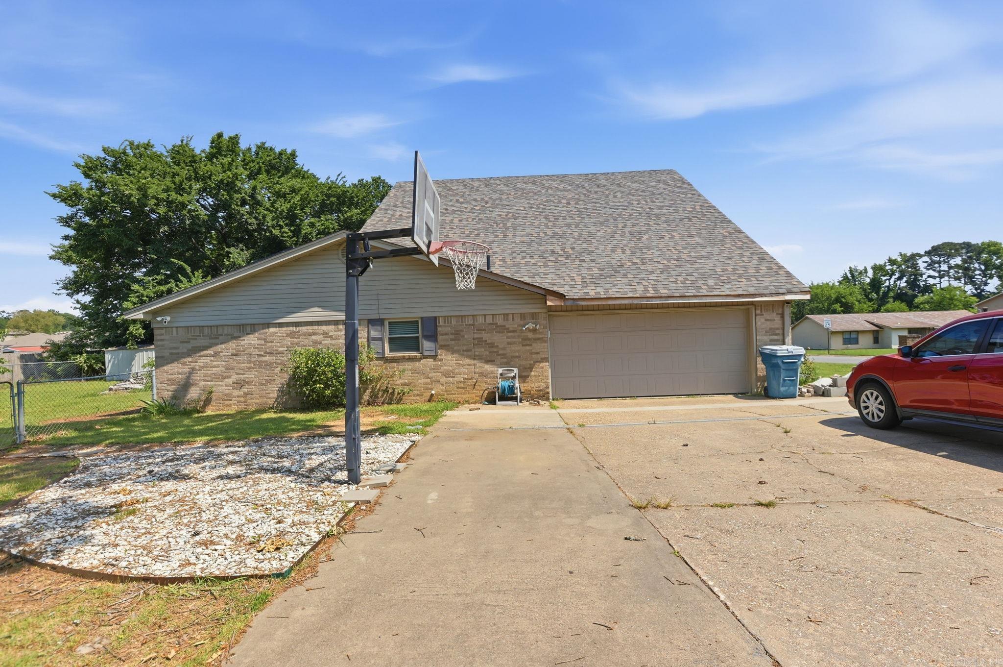 PECAN LAKE - Residential