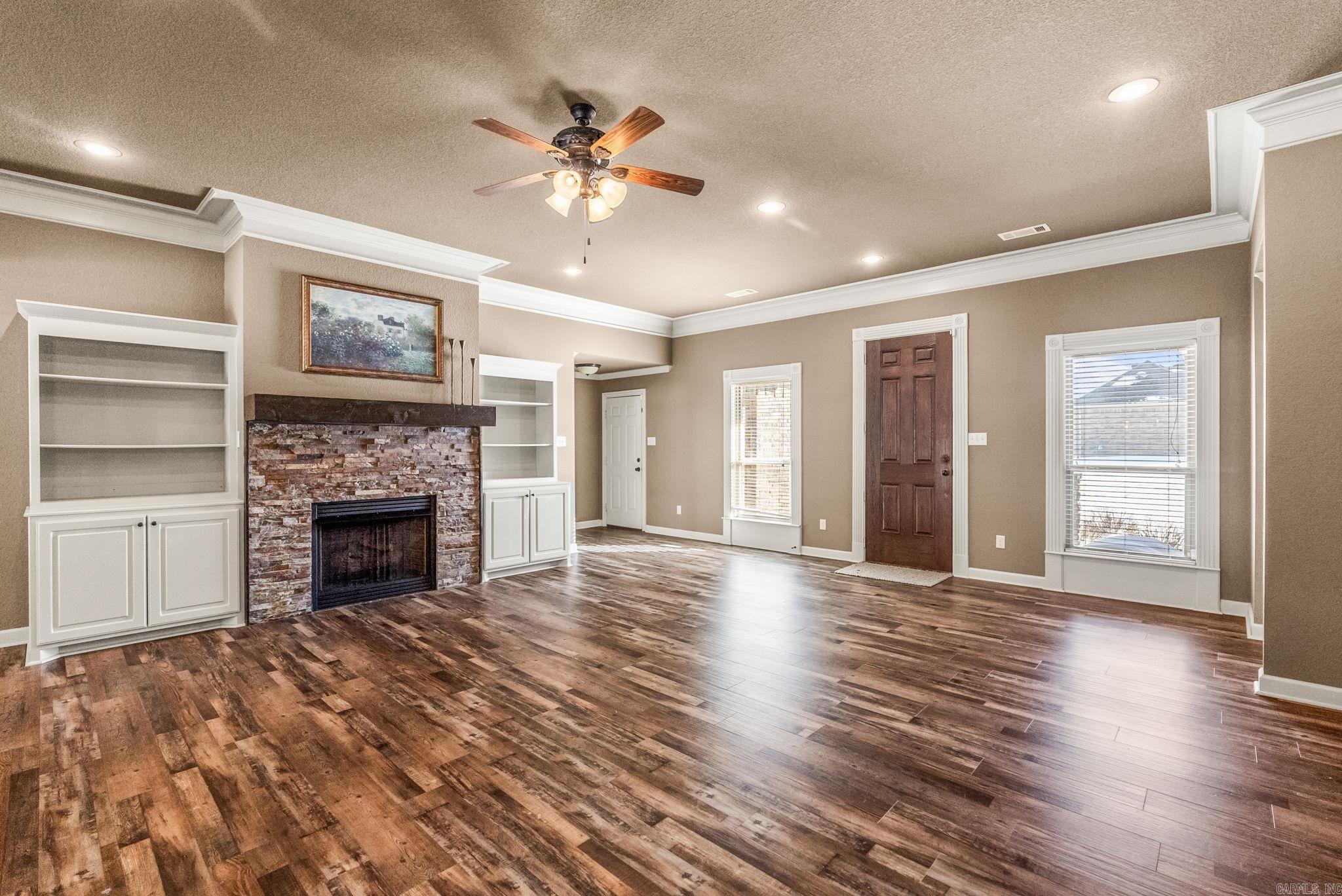 SHADOW CREEK - Residential