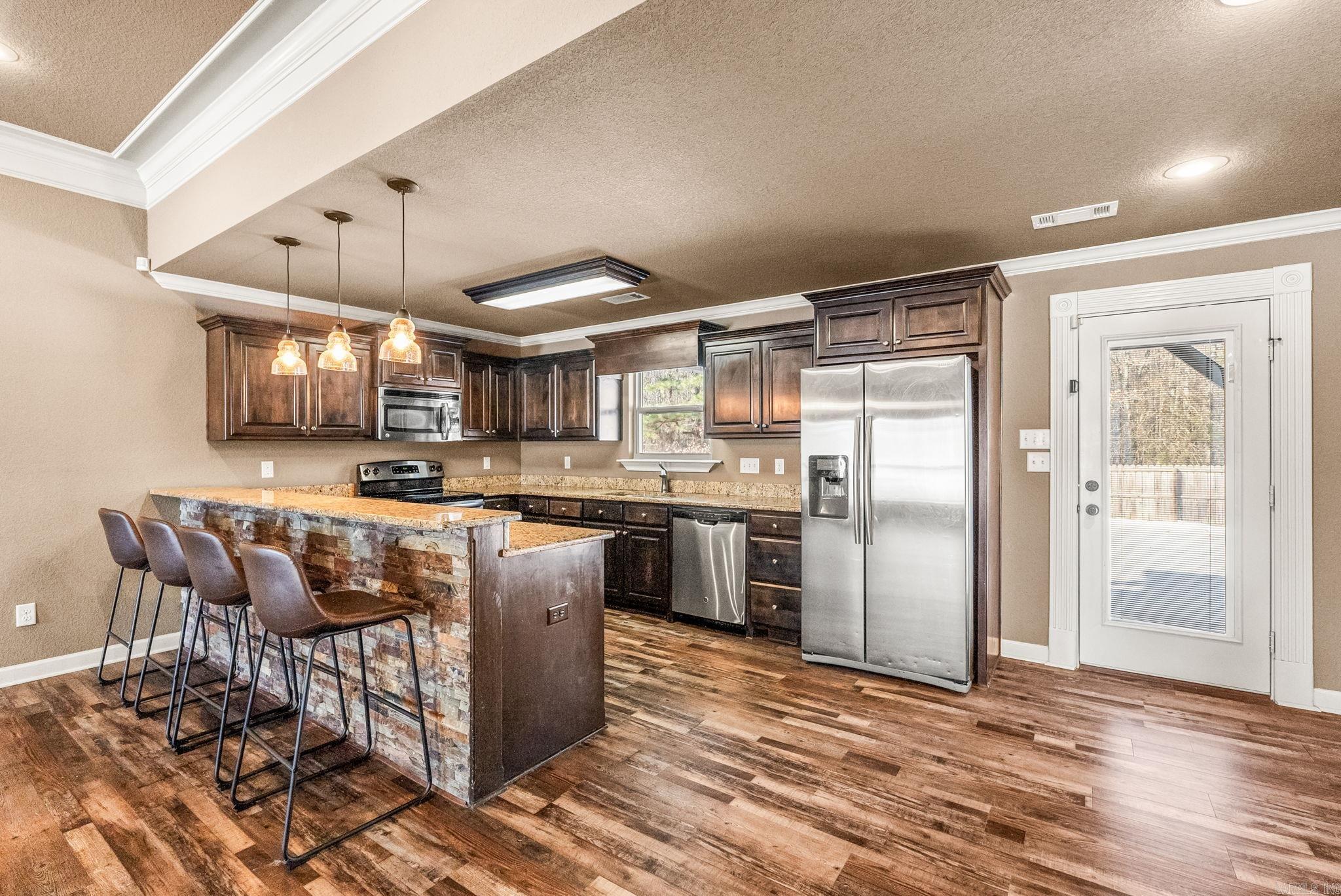 SHADOW CREEK - Residential