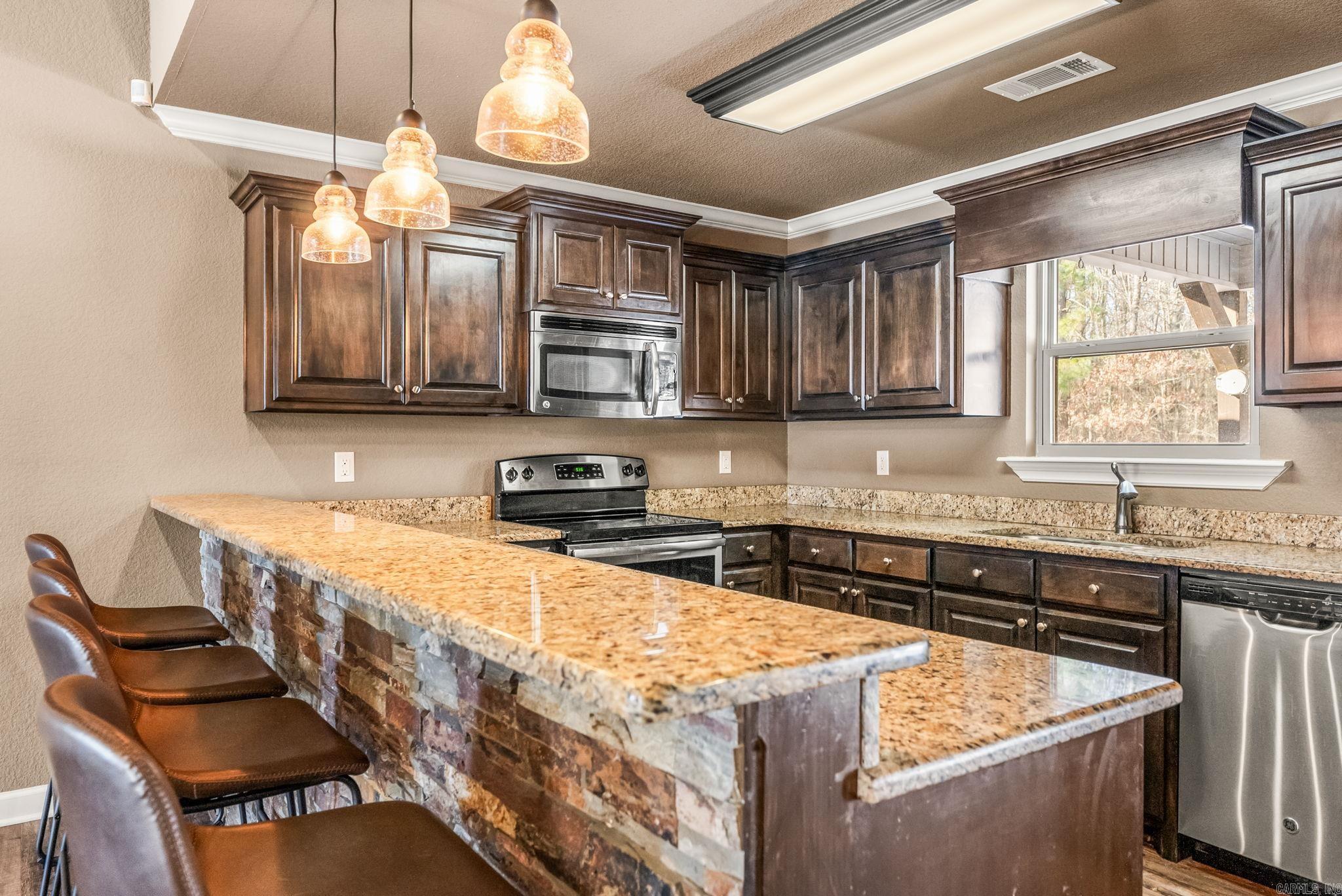 SHADOW CREEK - Residential