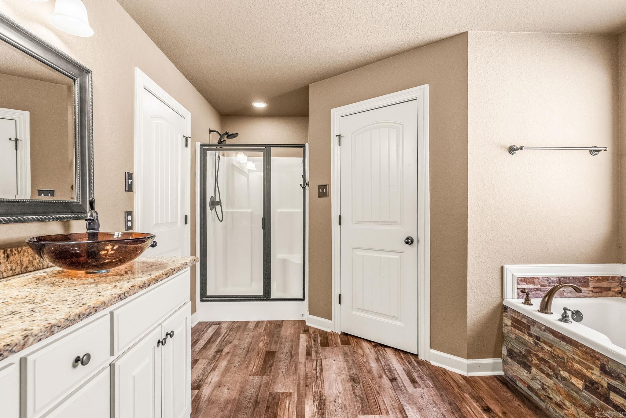 SHADOW CREEK - Residential