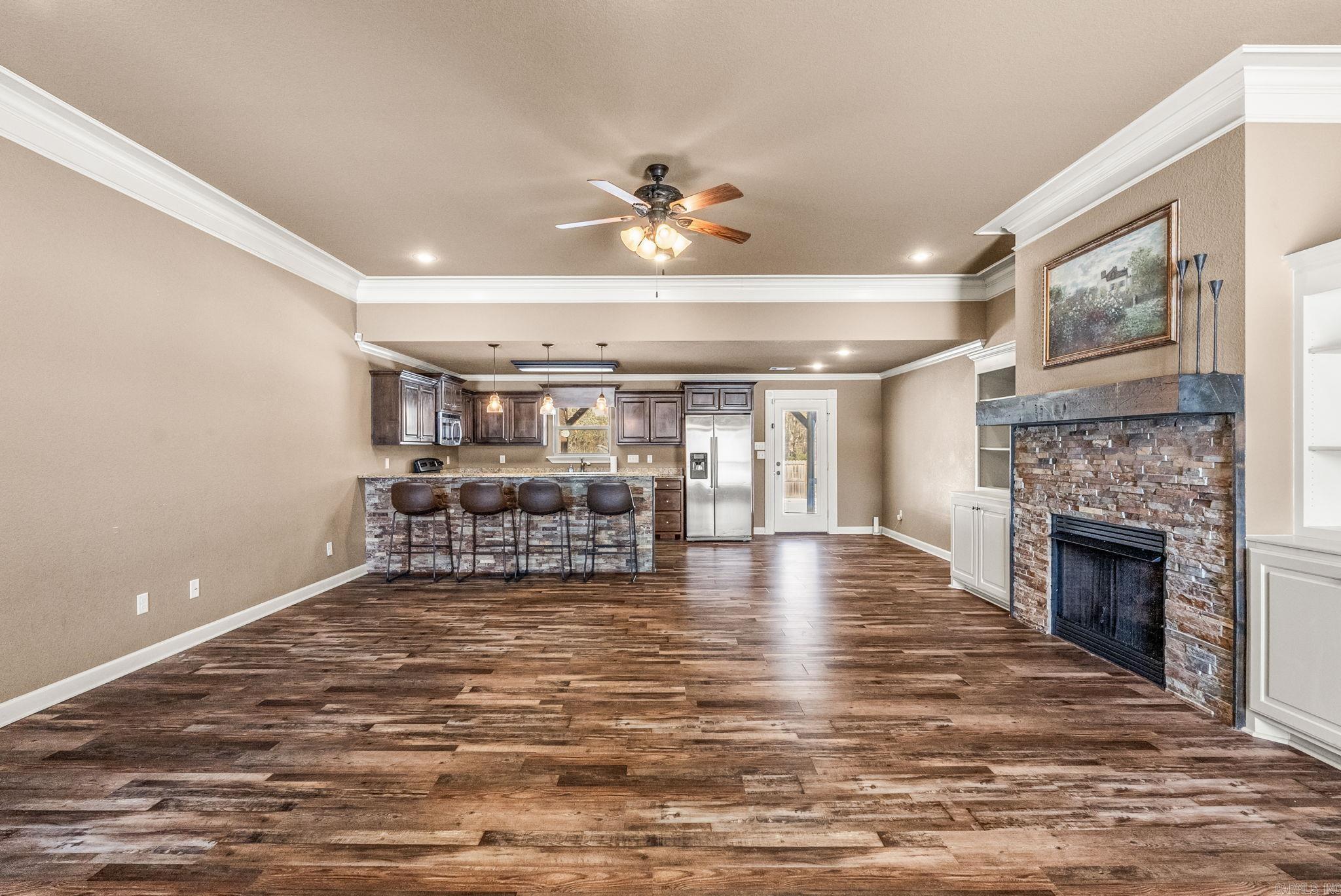 SHADOW CREEK - Residential