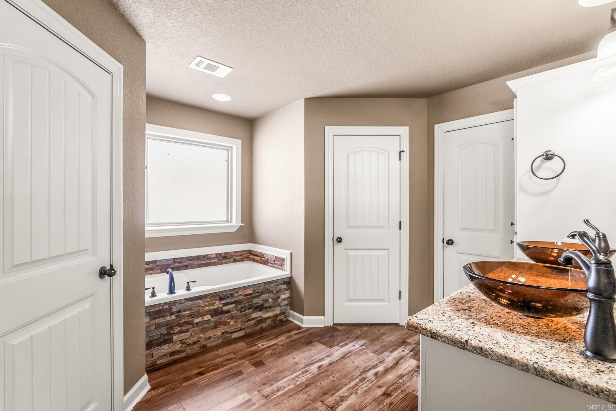 SHADOW CREEK - Residential