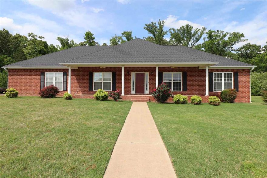 This beautiful home is set in a cul de sac on the largest lot in this well established subdivision backed up to woods. 1760 sq ft. with a 3 car charge. The home has a huge living room and master bedroom. Split floor plan. The formal dining room is the perfect place to host large dinners. All the bedrooms provide walk-in closets. New roof 2018. New water heater 2021. Call to schedule your private showing today. This one will not last. *Realtors SEE AGENT REMARKS*