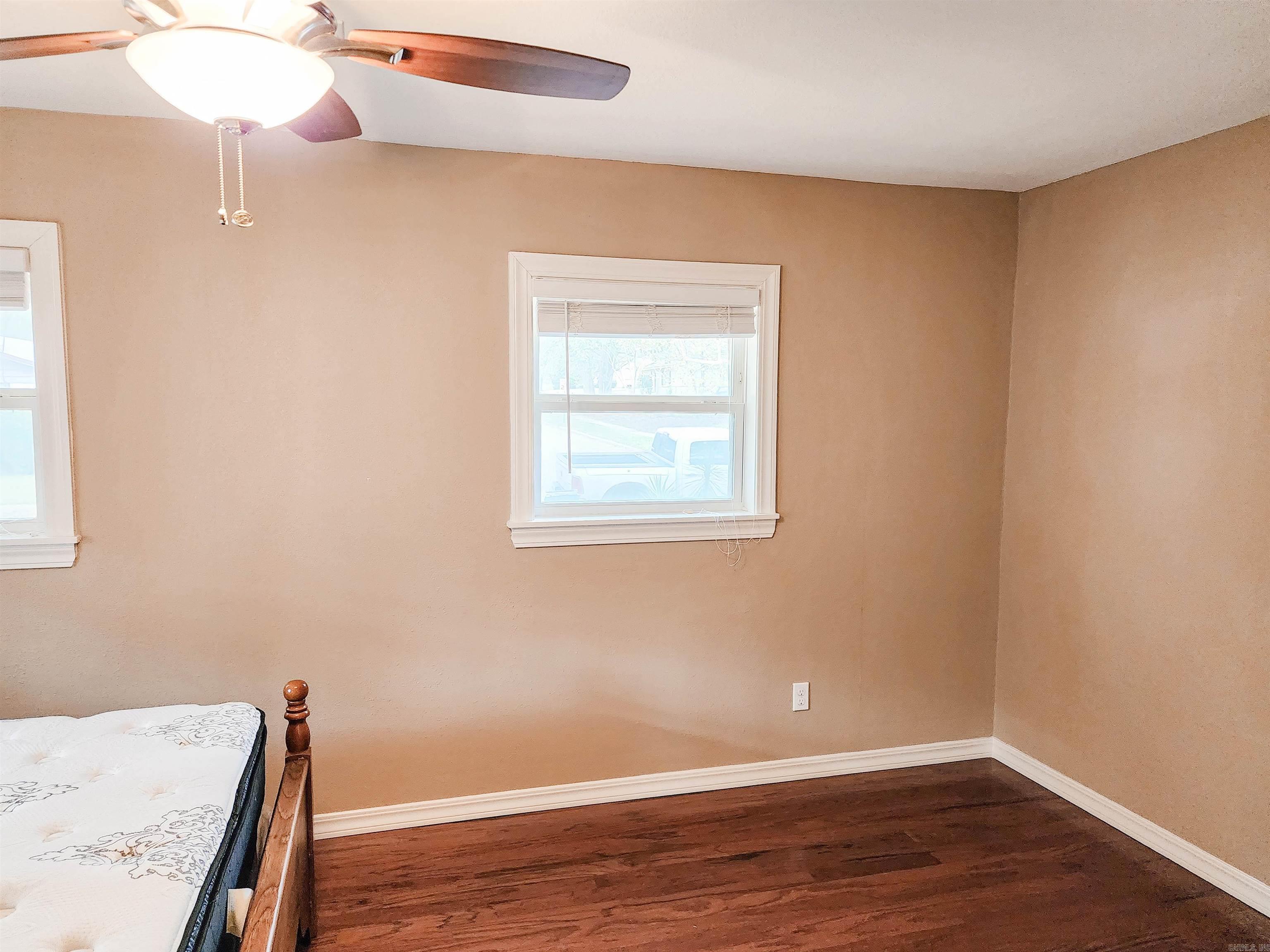 COUNTRY CLUB TERRACE - Residential