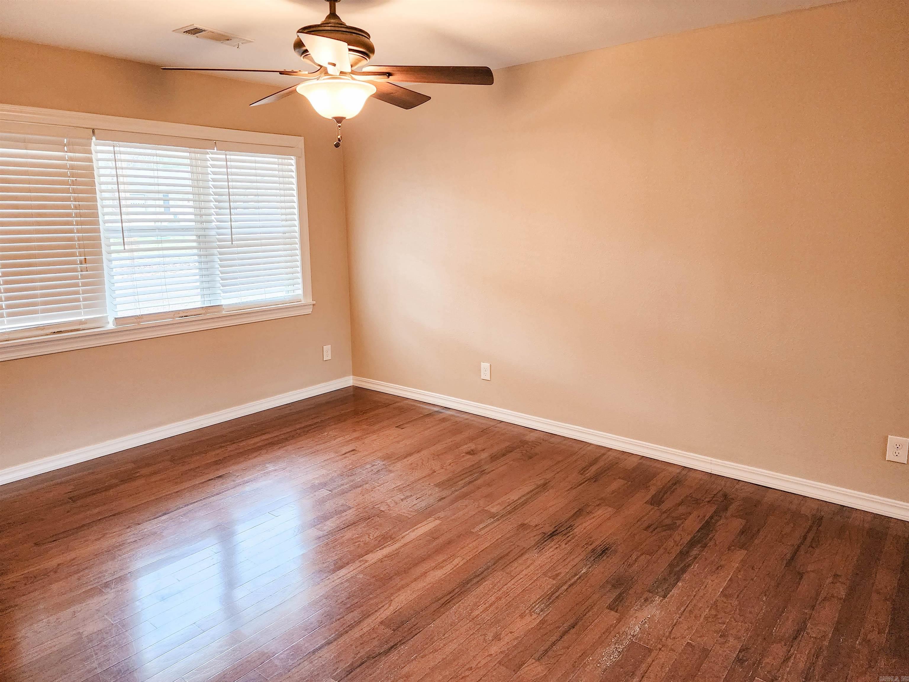 COUNTRY CLUB TERRACE - Residential