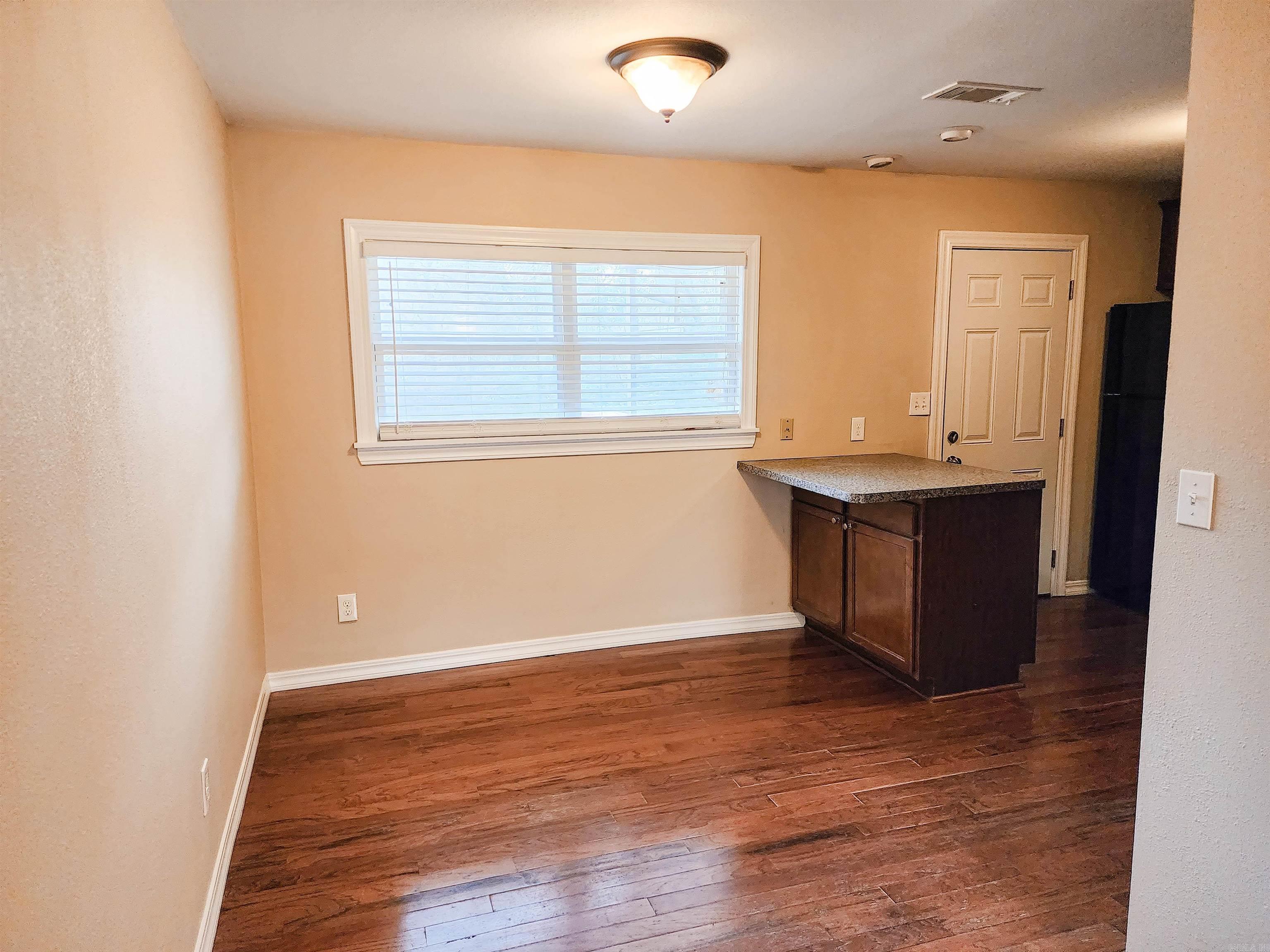 COUNTRY CLUB TERRACE - Residential