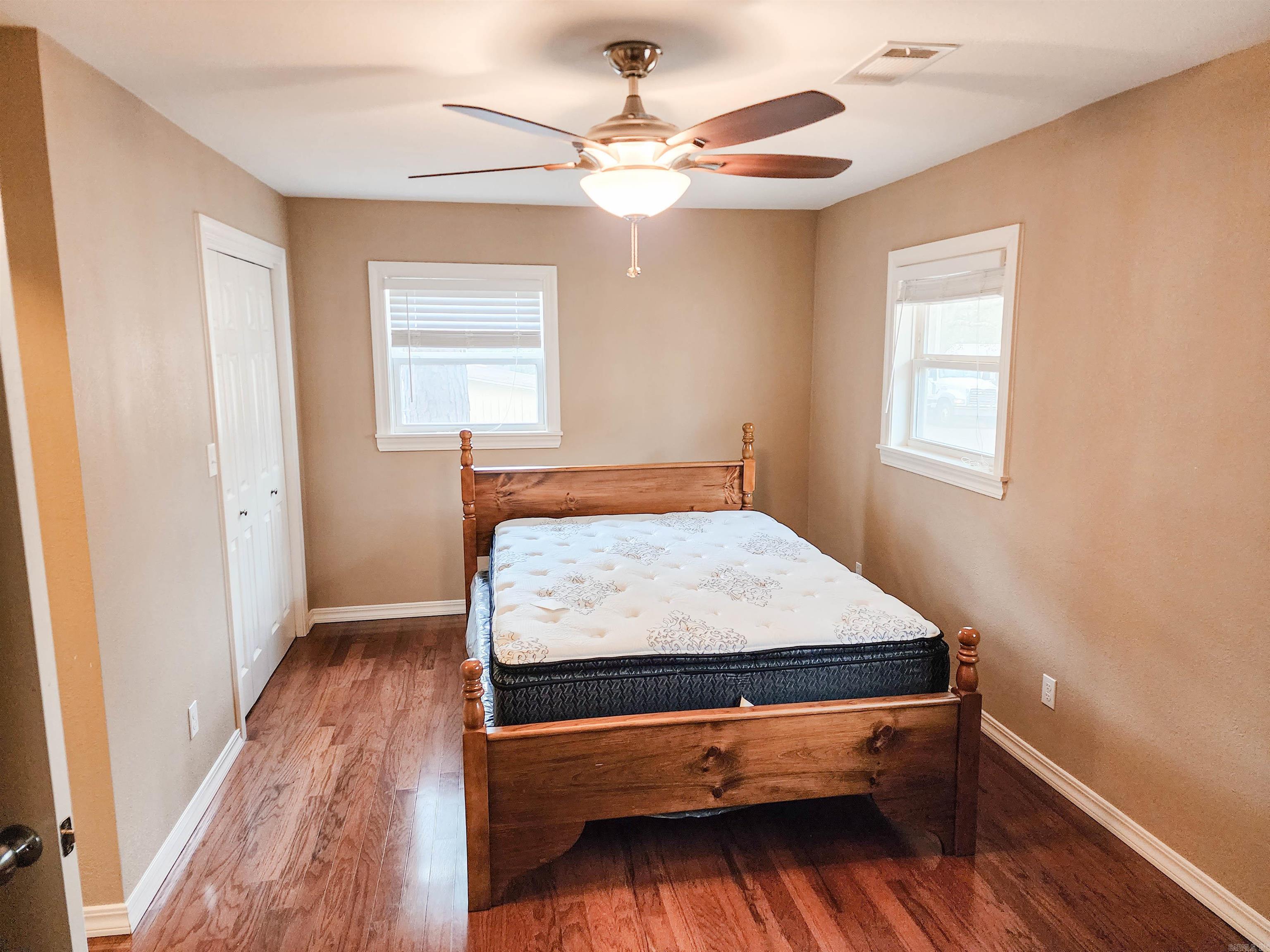 COUNTRY CLUB TERRACE - Residential