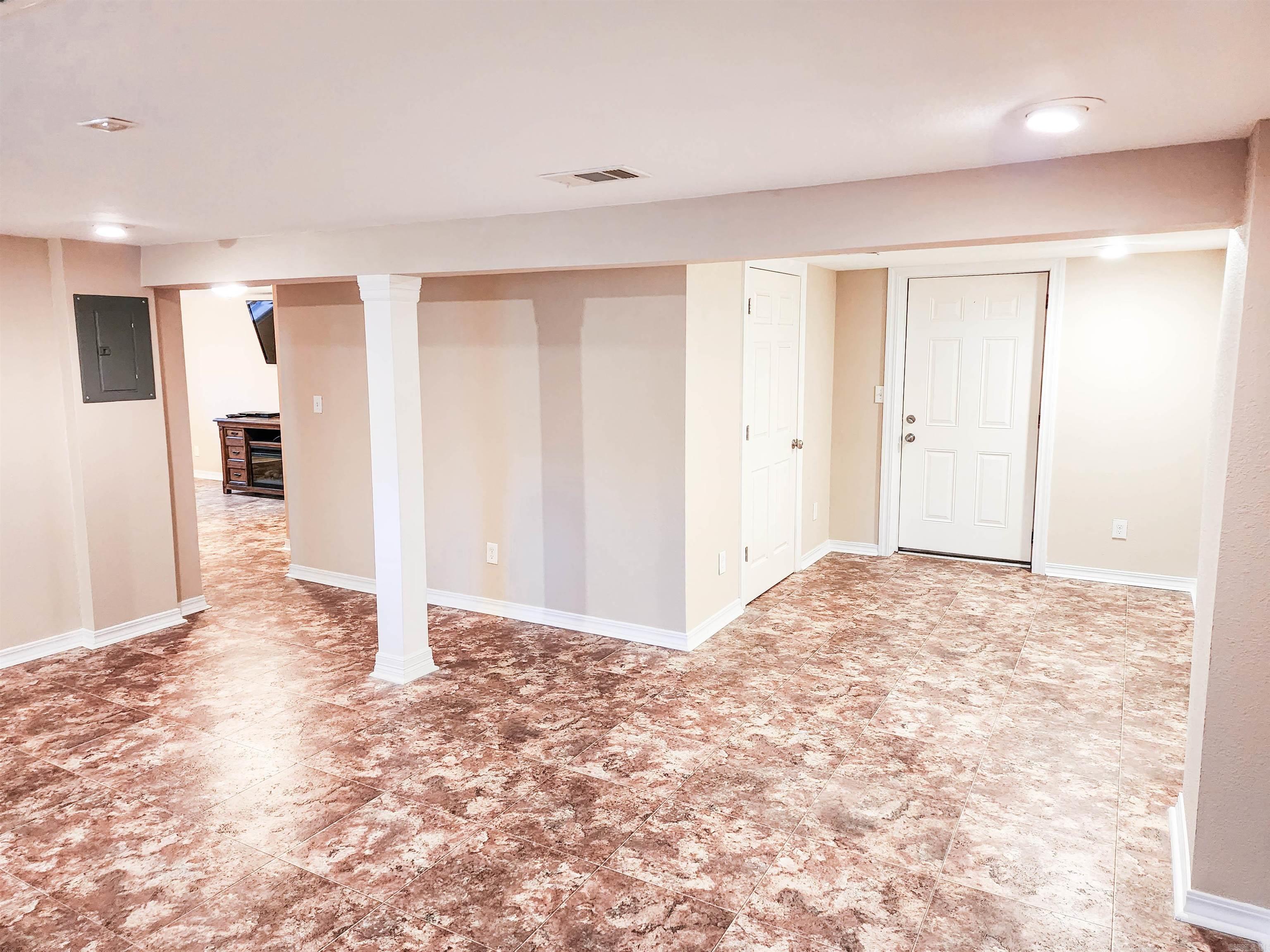 COUNTRY CLUB TERRACE - Residential