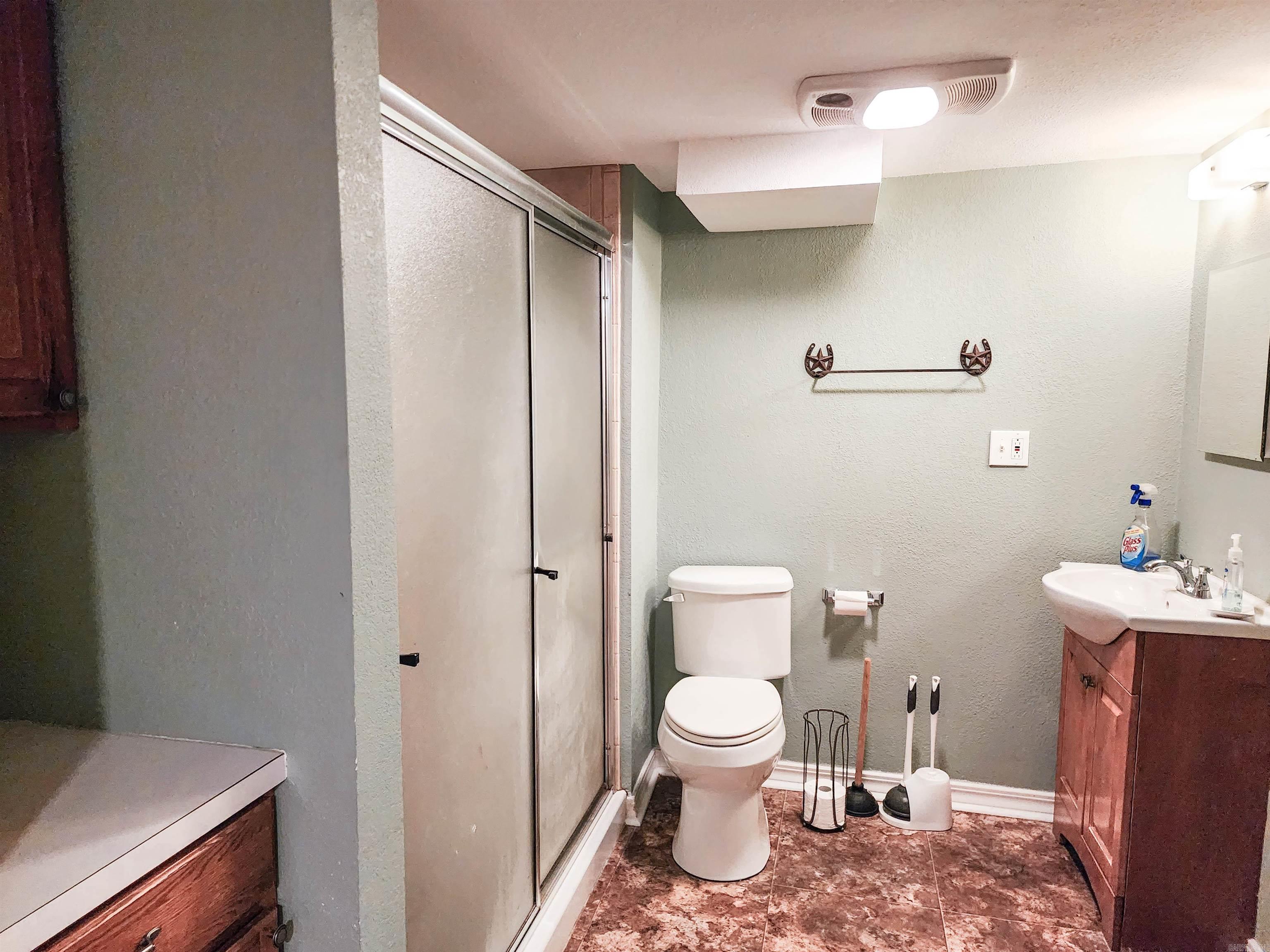 COUNTRY CLUB TERRACE - Residential