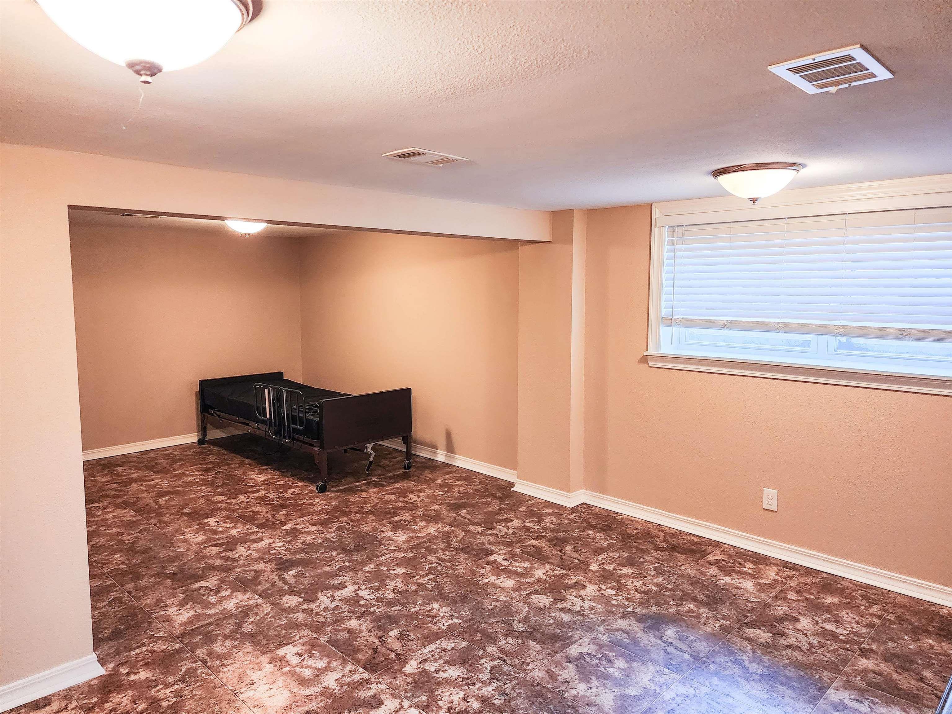 COUNTRY CLUB TERRACE - Residential