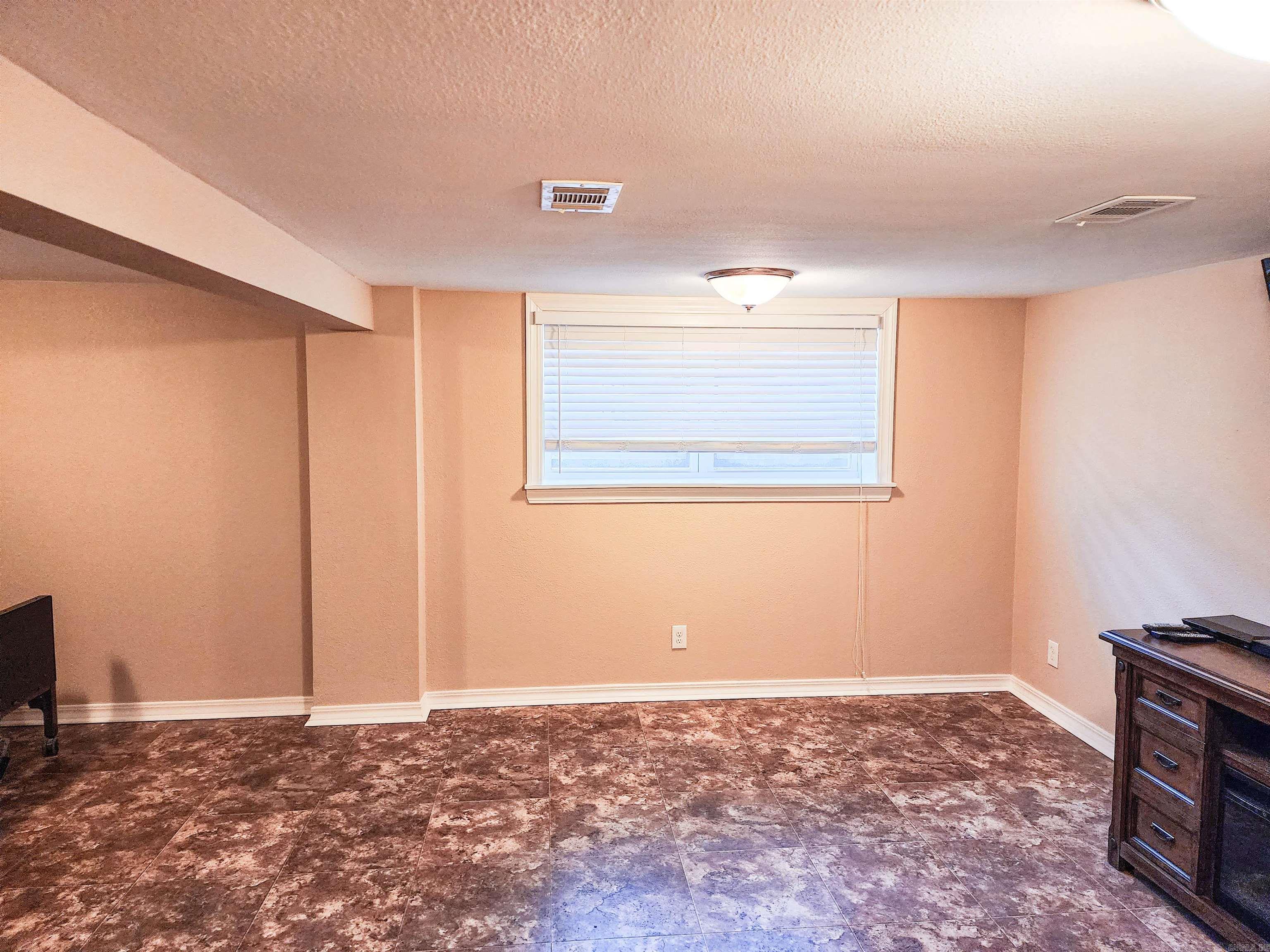 COUNTRY CLUB TERRACE - Residential