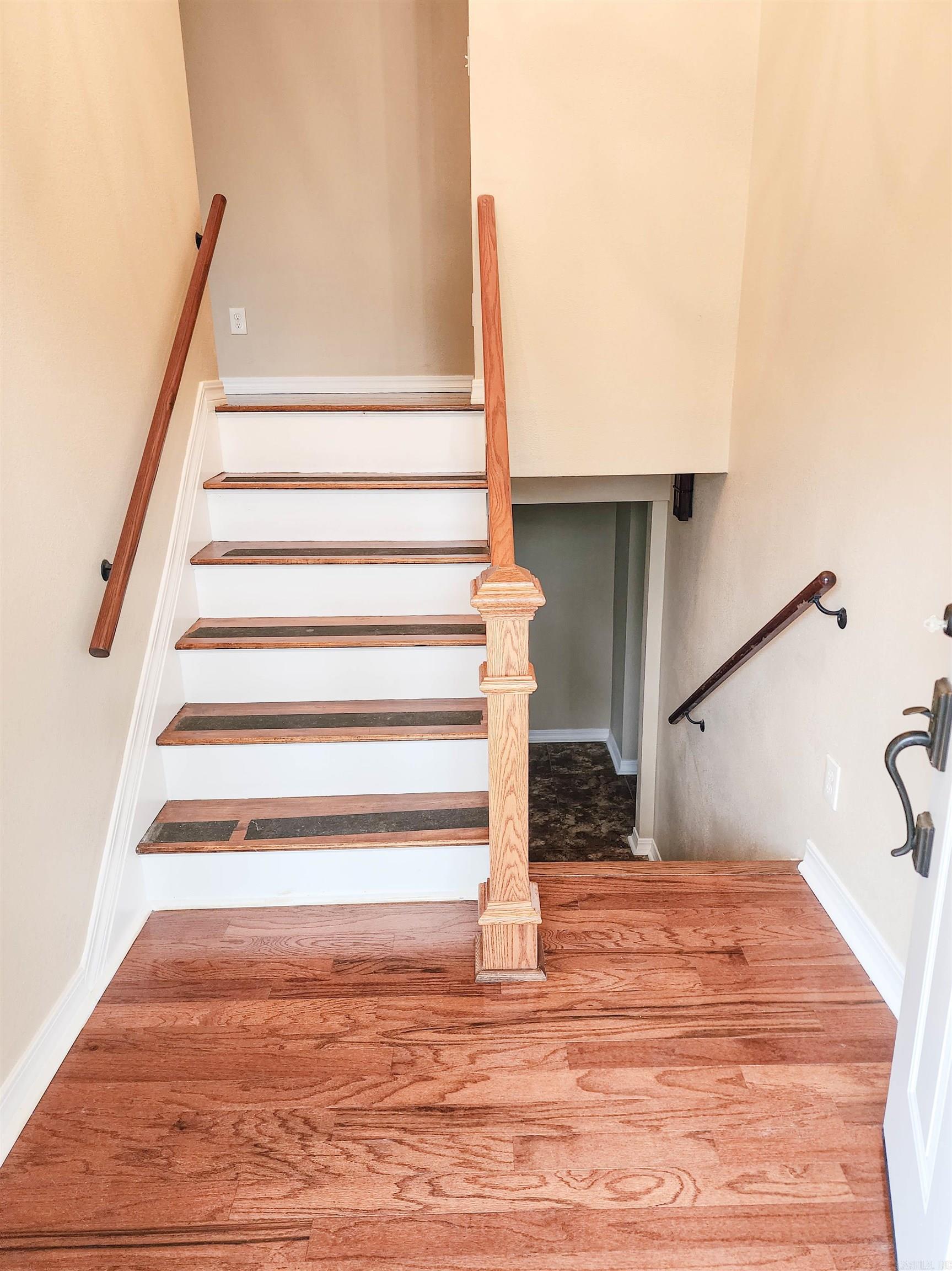 COUNTRY CLUB TERRACE - Residential