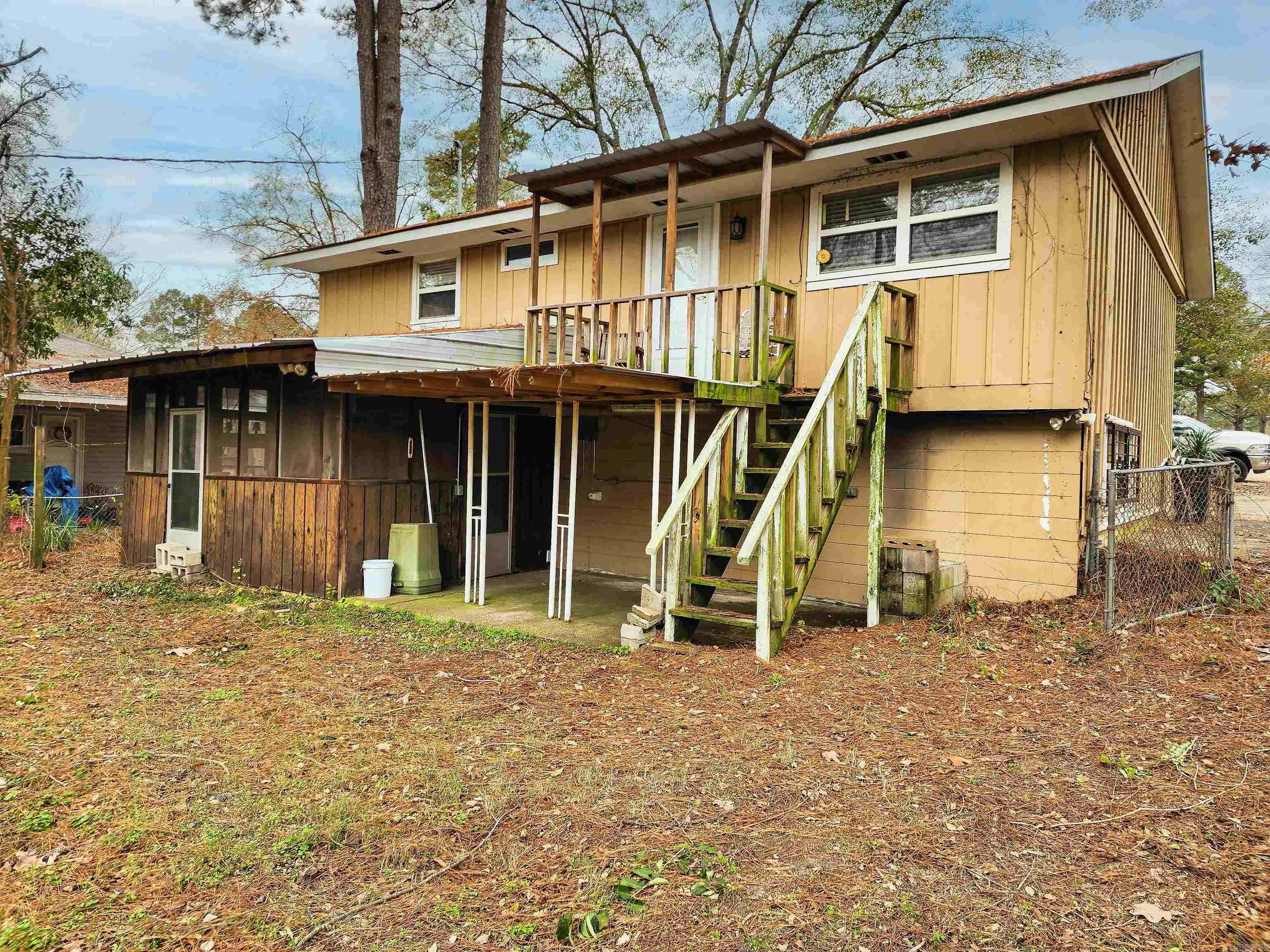 COUNTRY CLUB TERRACE - Residential