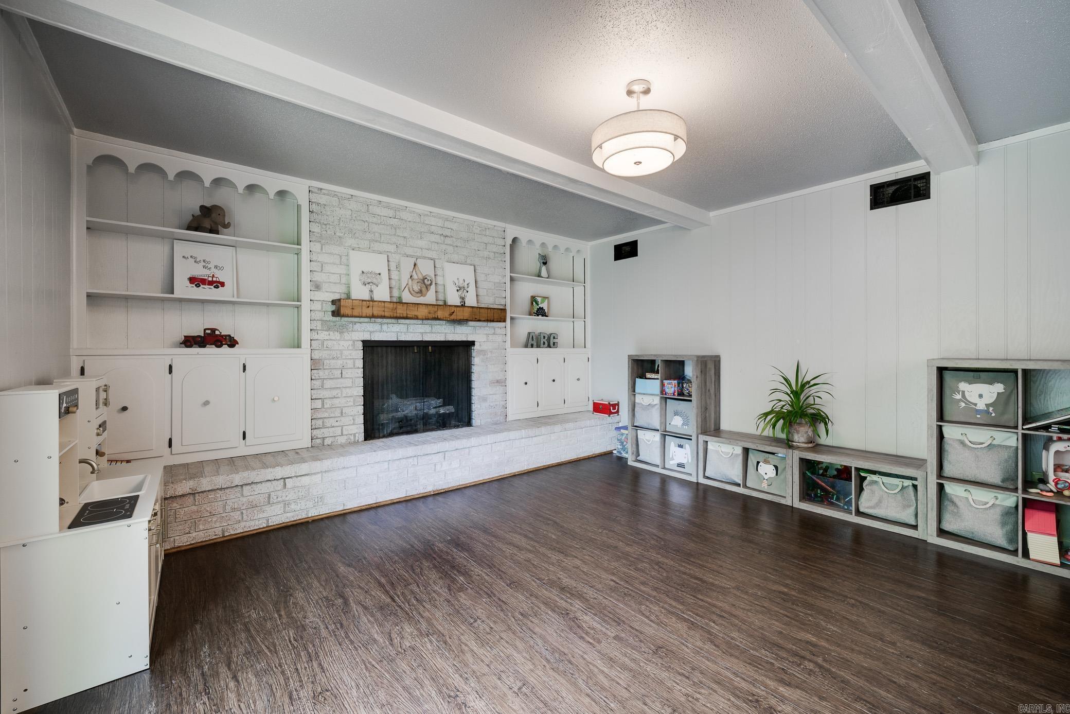 OAKBROOKE - Residential