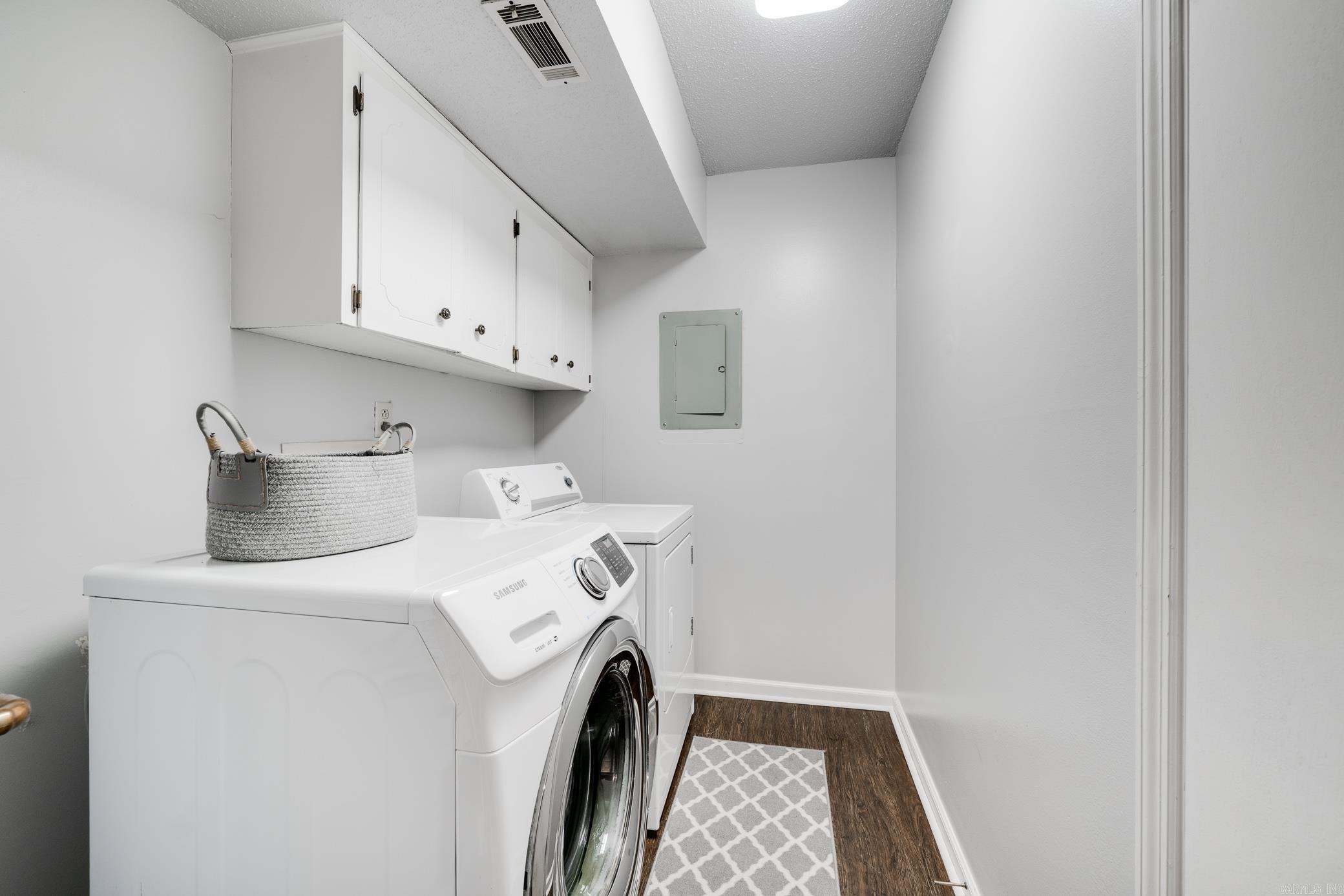 OAKBROOKE - Residential