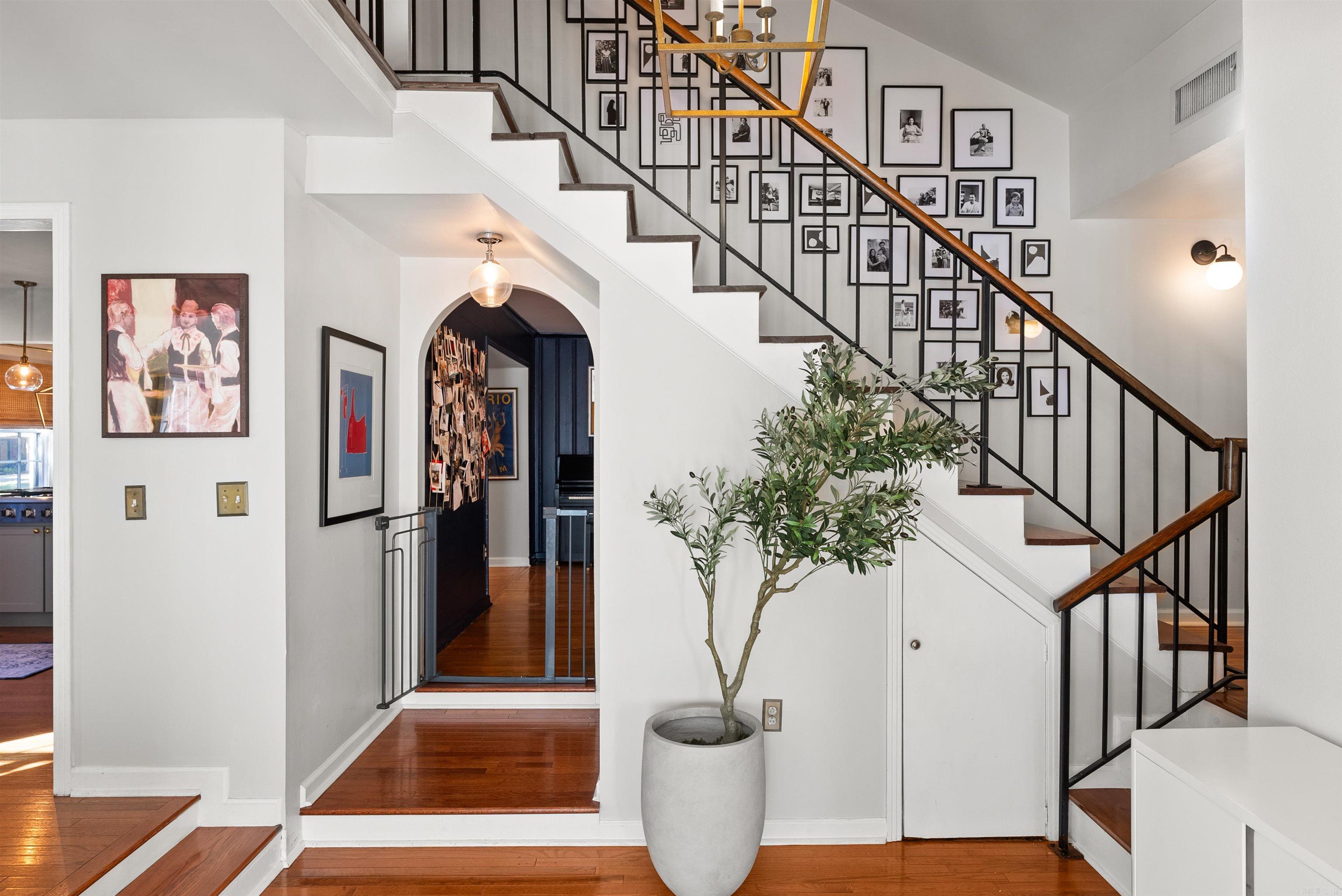 RIDGECREST MANOR - Residential