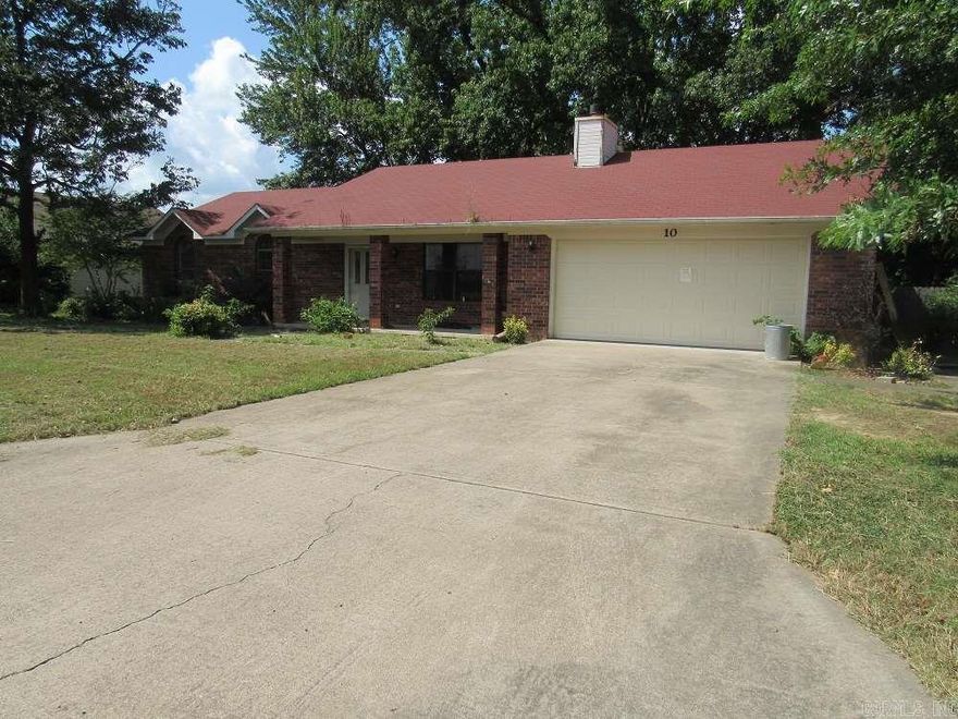 Cabot - This house offers an open floor plan. 3 bedrooms, 2 baths, large kitchen, spacious greatroom. Den, 2 car garage sitting on a large corner lot, all brick and fully fenced.  Property is being sold "AS-IS, WHERE-IS." All inspections are done at buyers expense. Seller will not activate utilities.  res.net/Property.aspx?PropertyId=-1572869&Tab=2