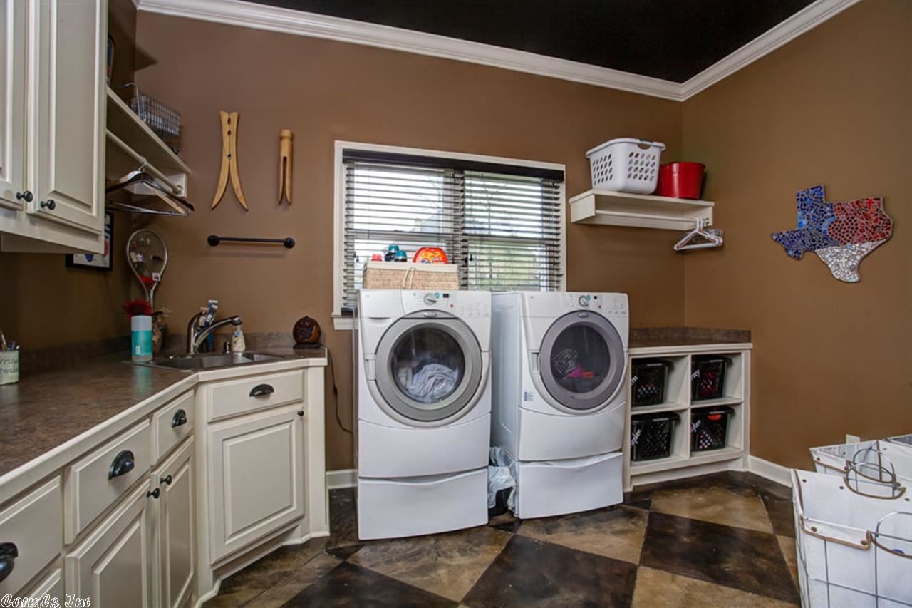 CHENAL VALLEY SEZANNE COURT - Residential