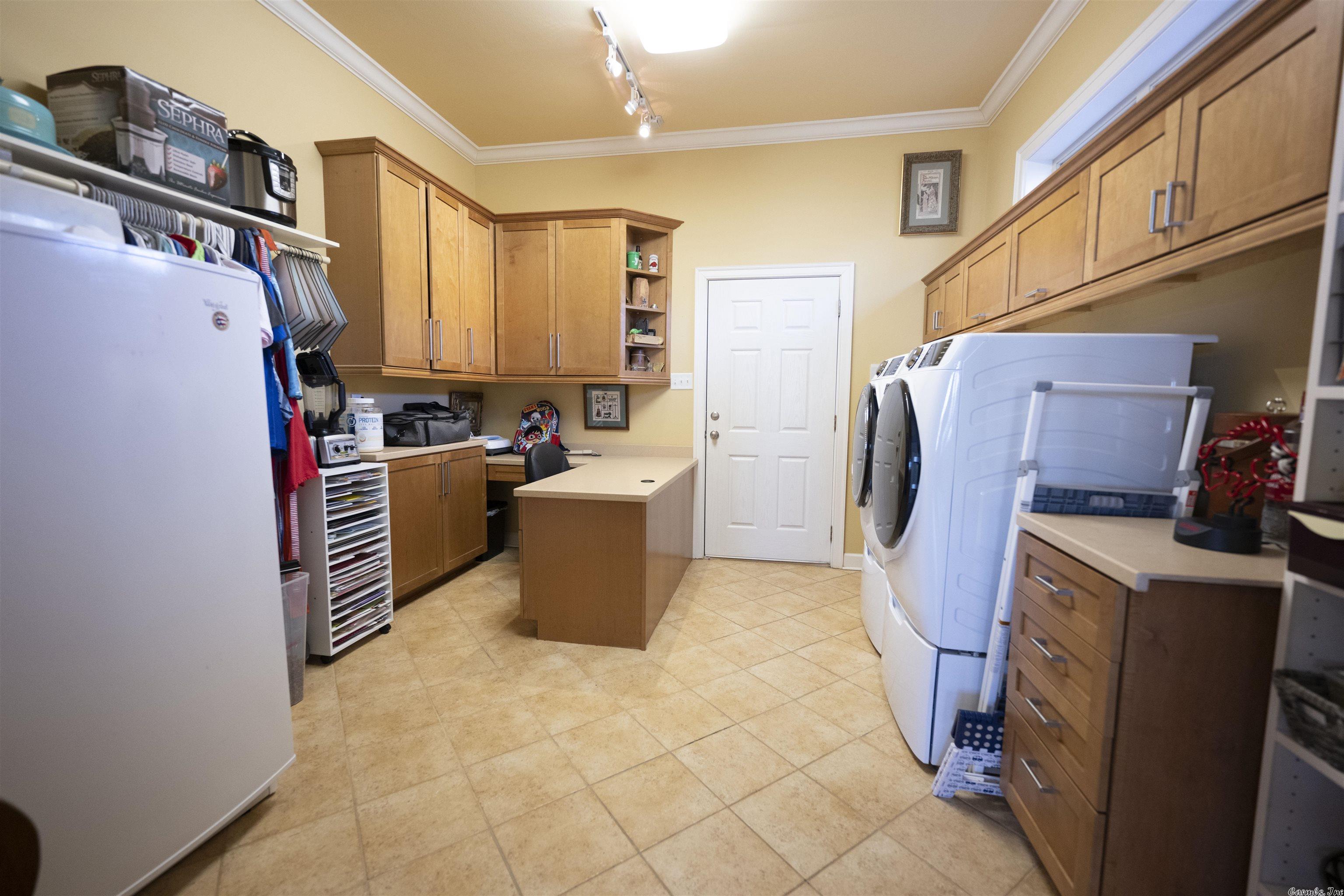 HURRICANE LAKE EST - Residential