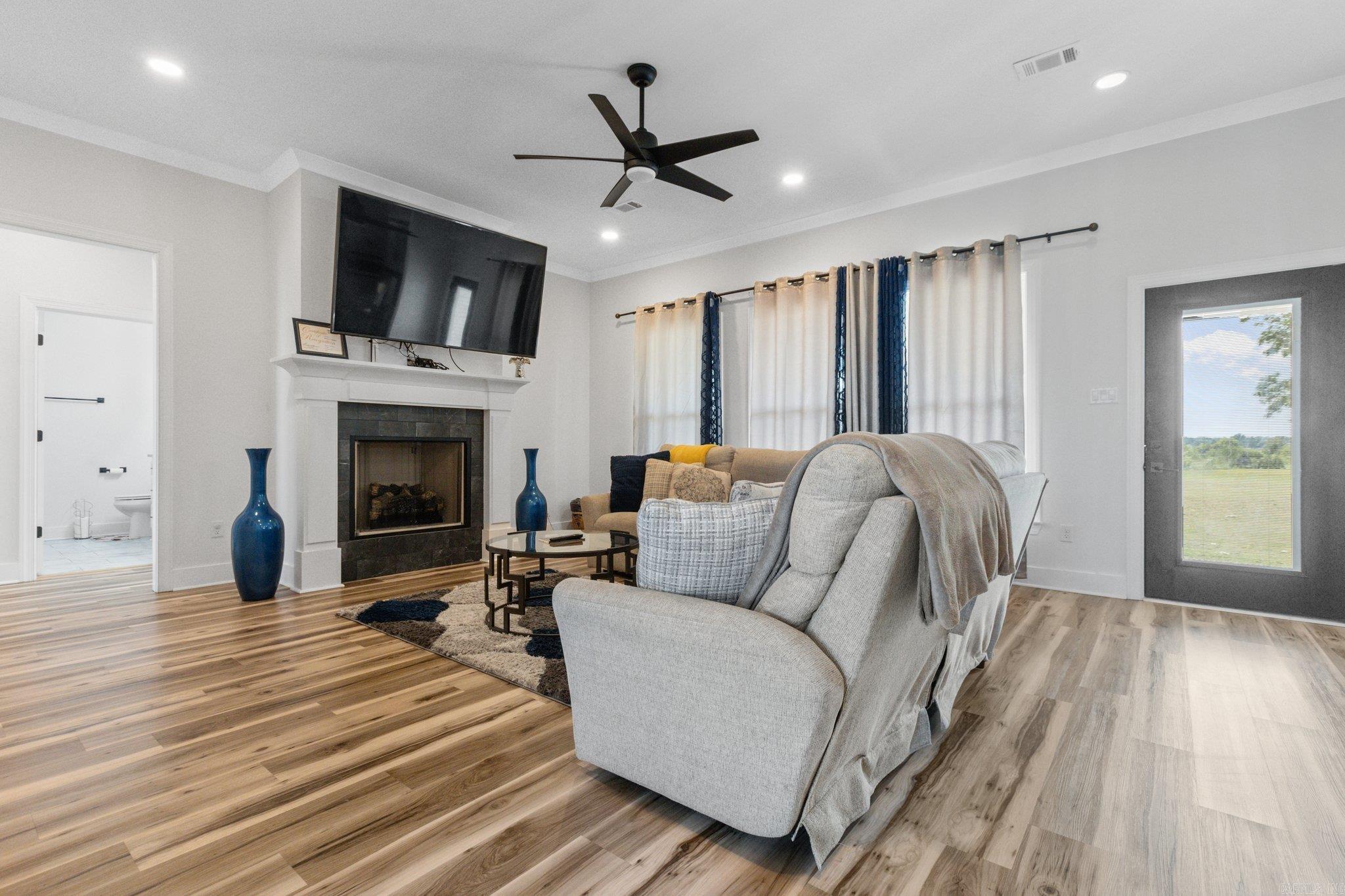 ASHLEY DOWNS - Residential