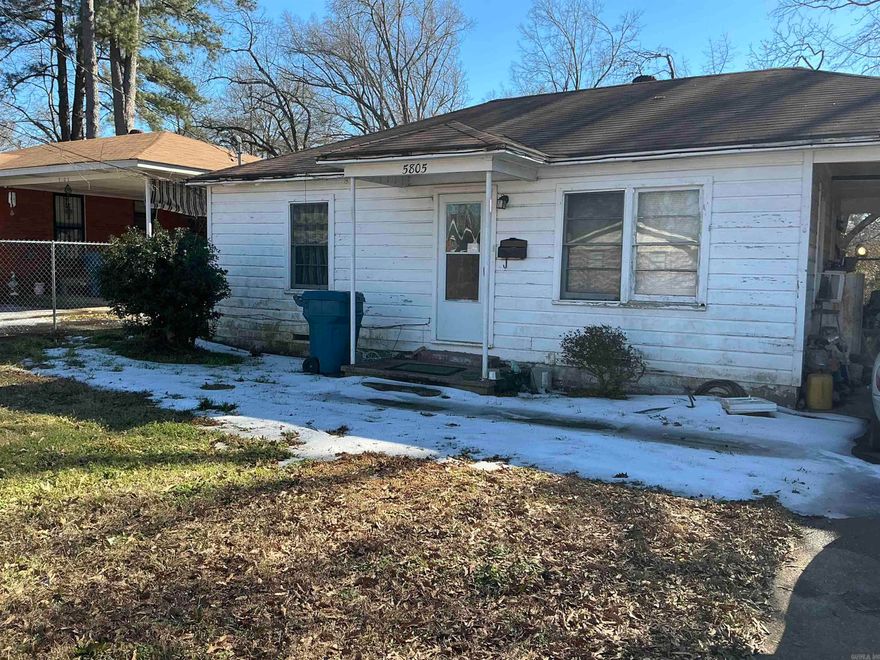 Great Investment Property, Needs to be Renovated, SOLD AS IS WHERE IS NO REPAIRS OR TERMITE DONE BY SELLER, NO SELLERS DISCLOSURE. AGENT SEE REMARKS