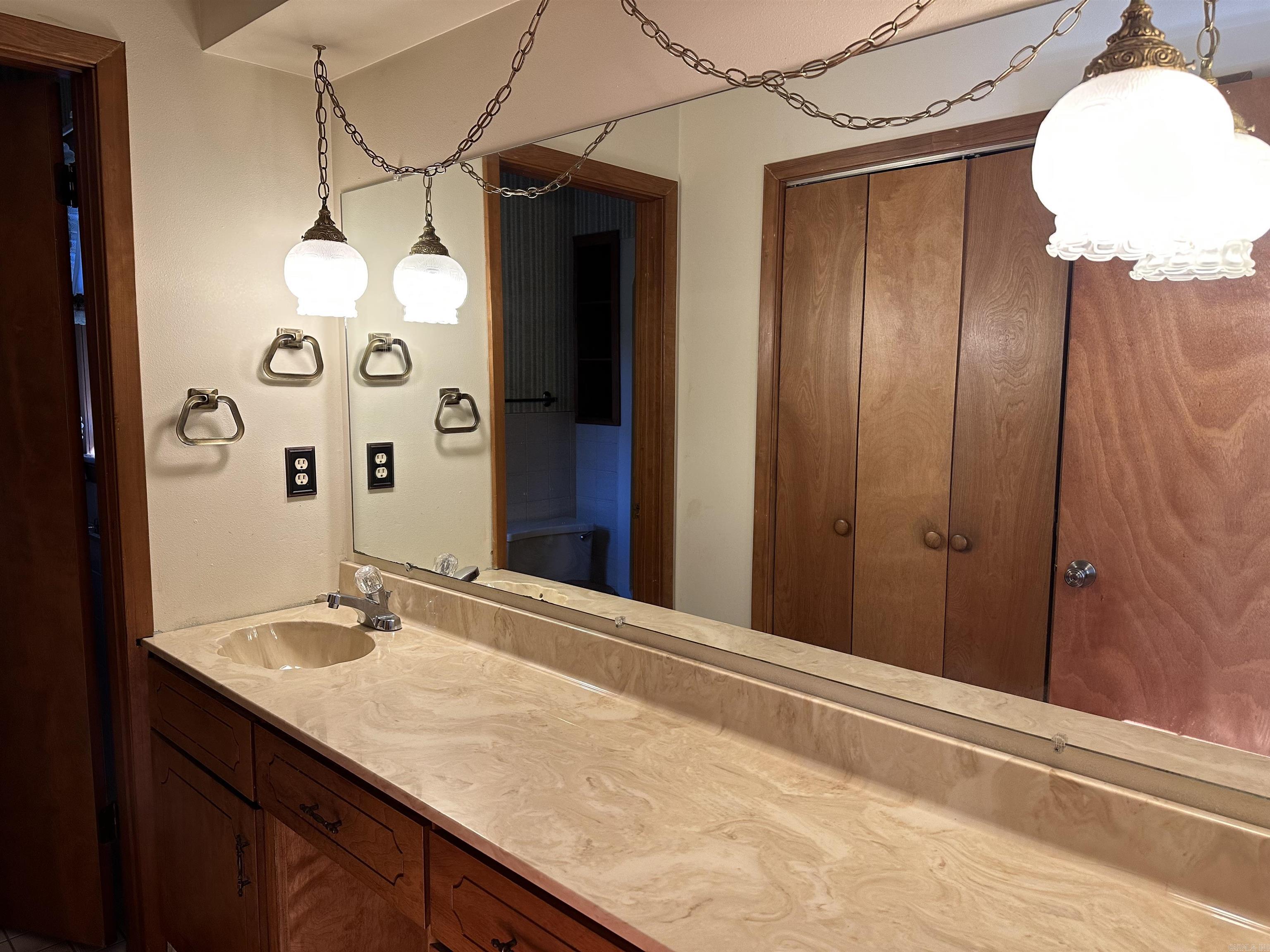 LAKEWOOD ESTATES - Residential