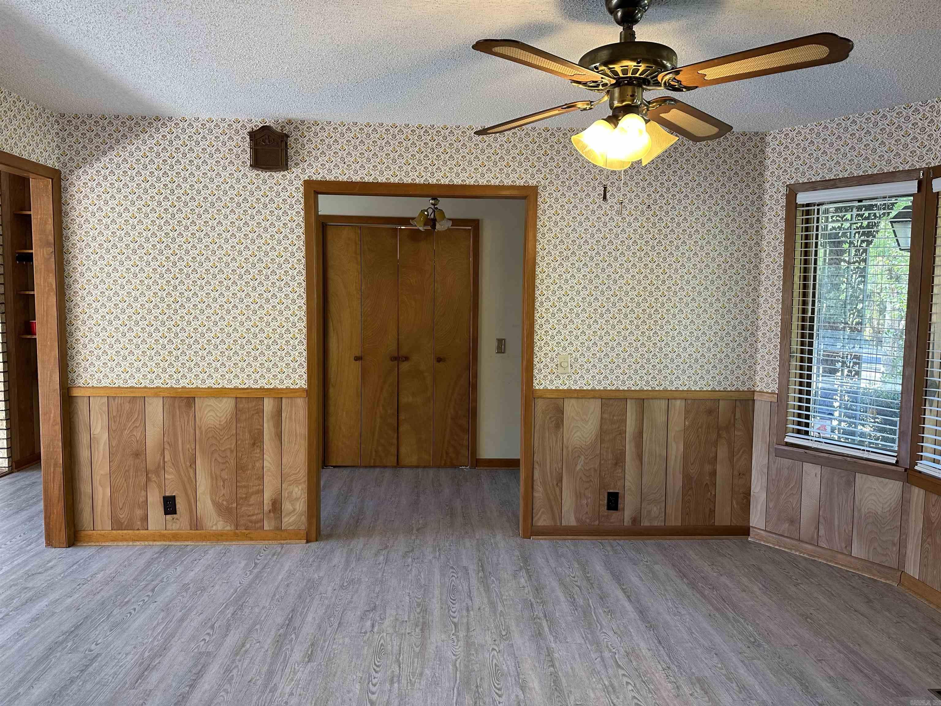 LAKEWOOD ESTATES - Residential