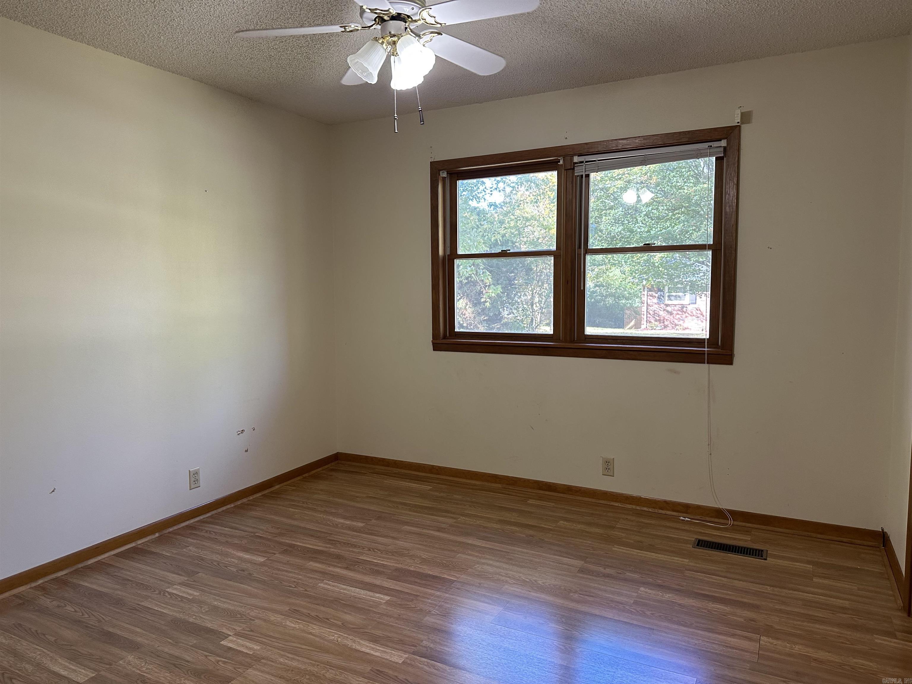 LAKEWOOD ESTATES - Residential