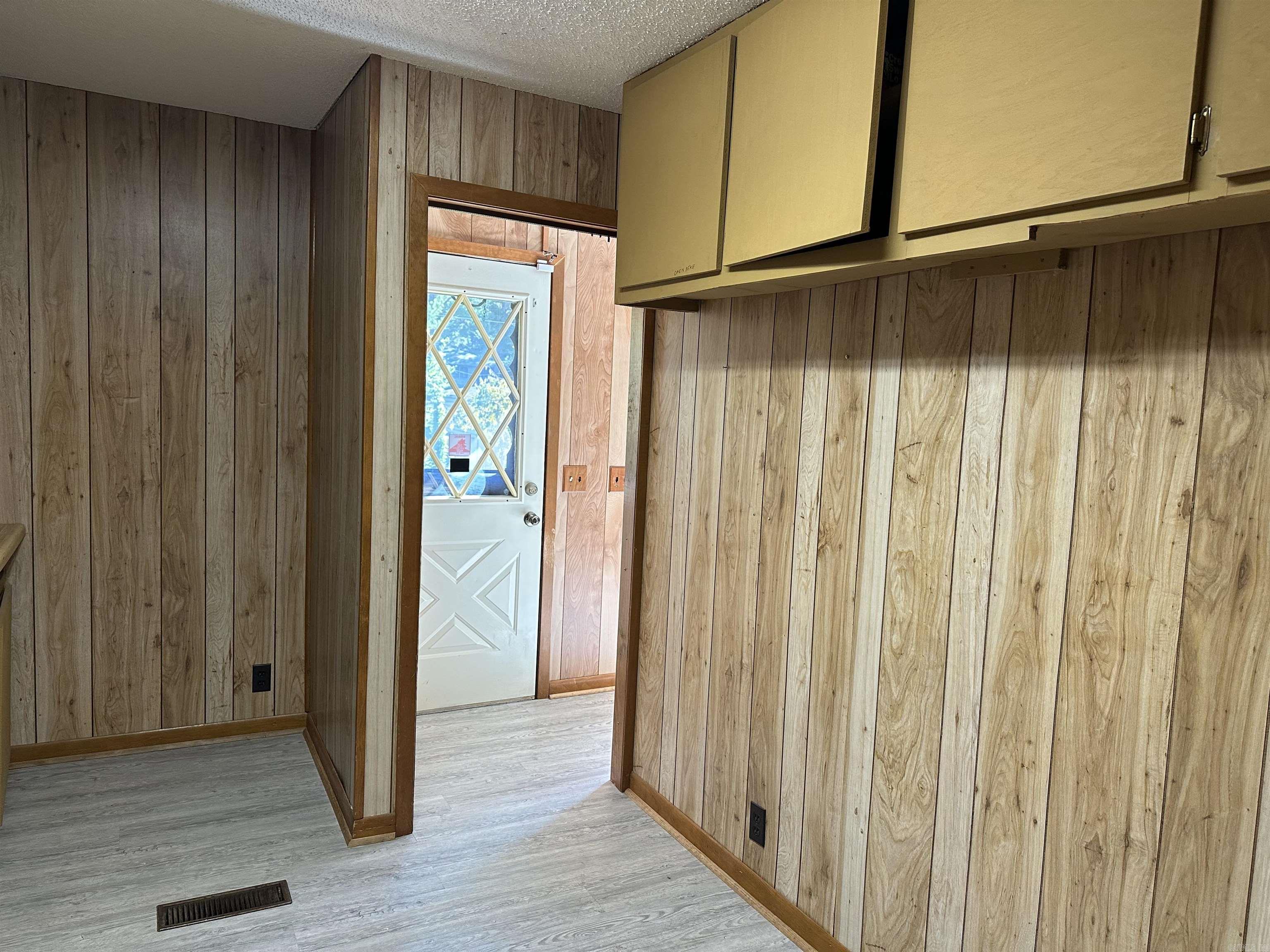 LAKEWOOD ESTATES - Residential