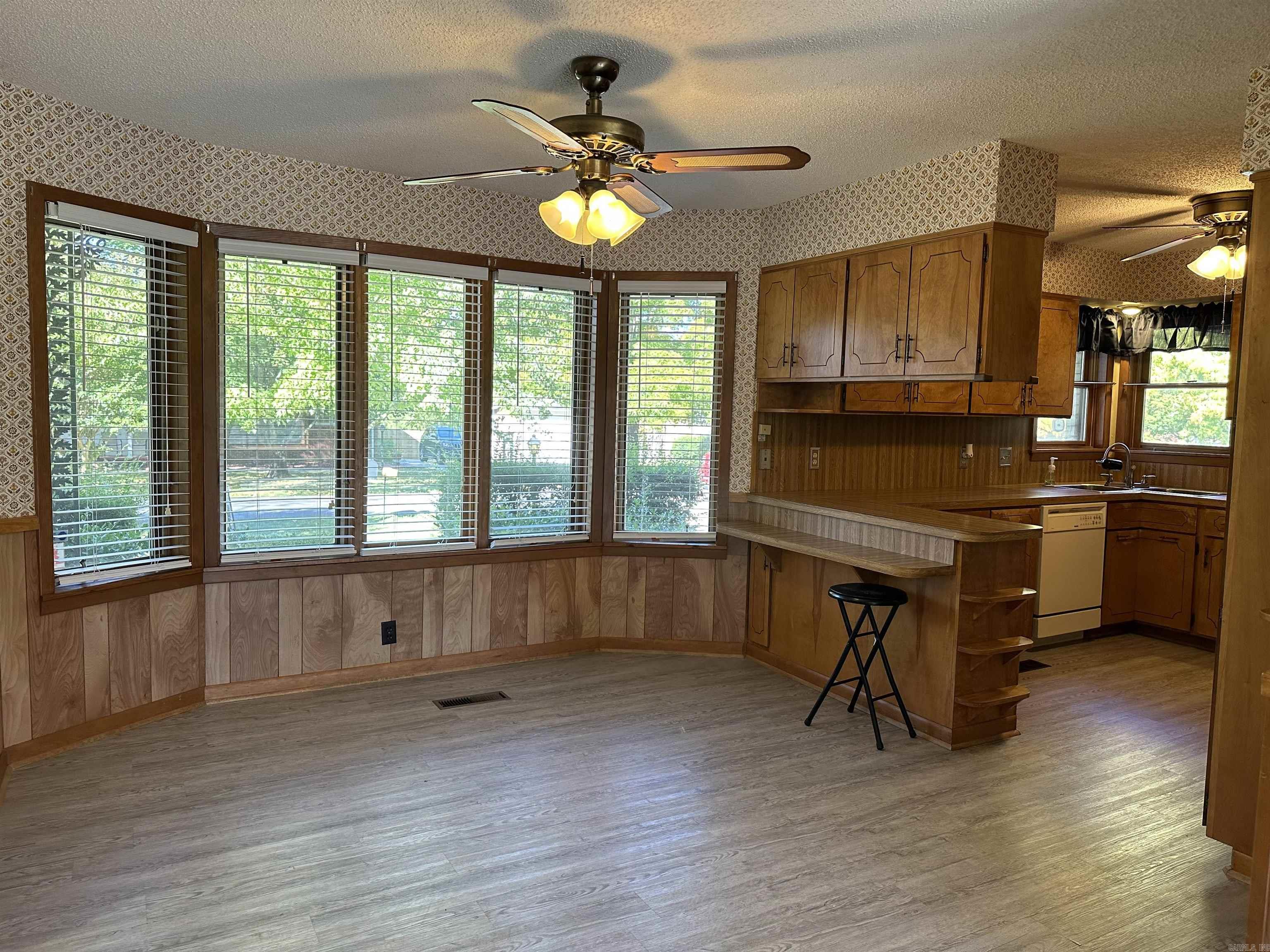 LAKEWOOD ESTATES - Residential