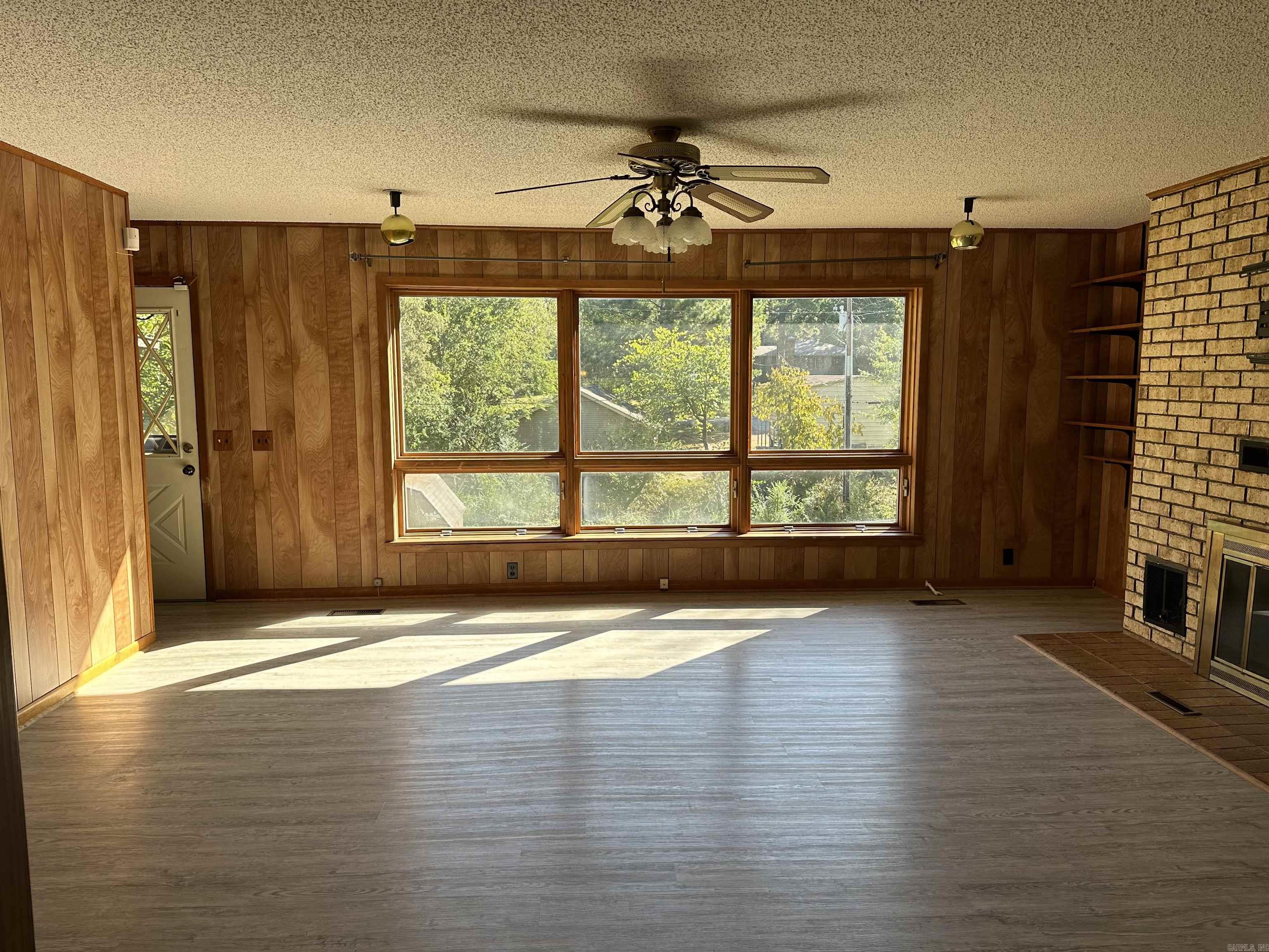 LAKEWOOD ESTATES - Residential