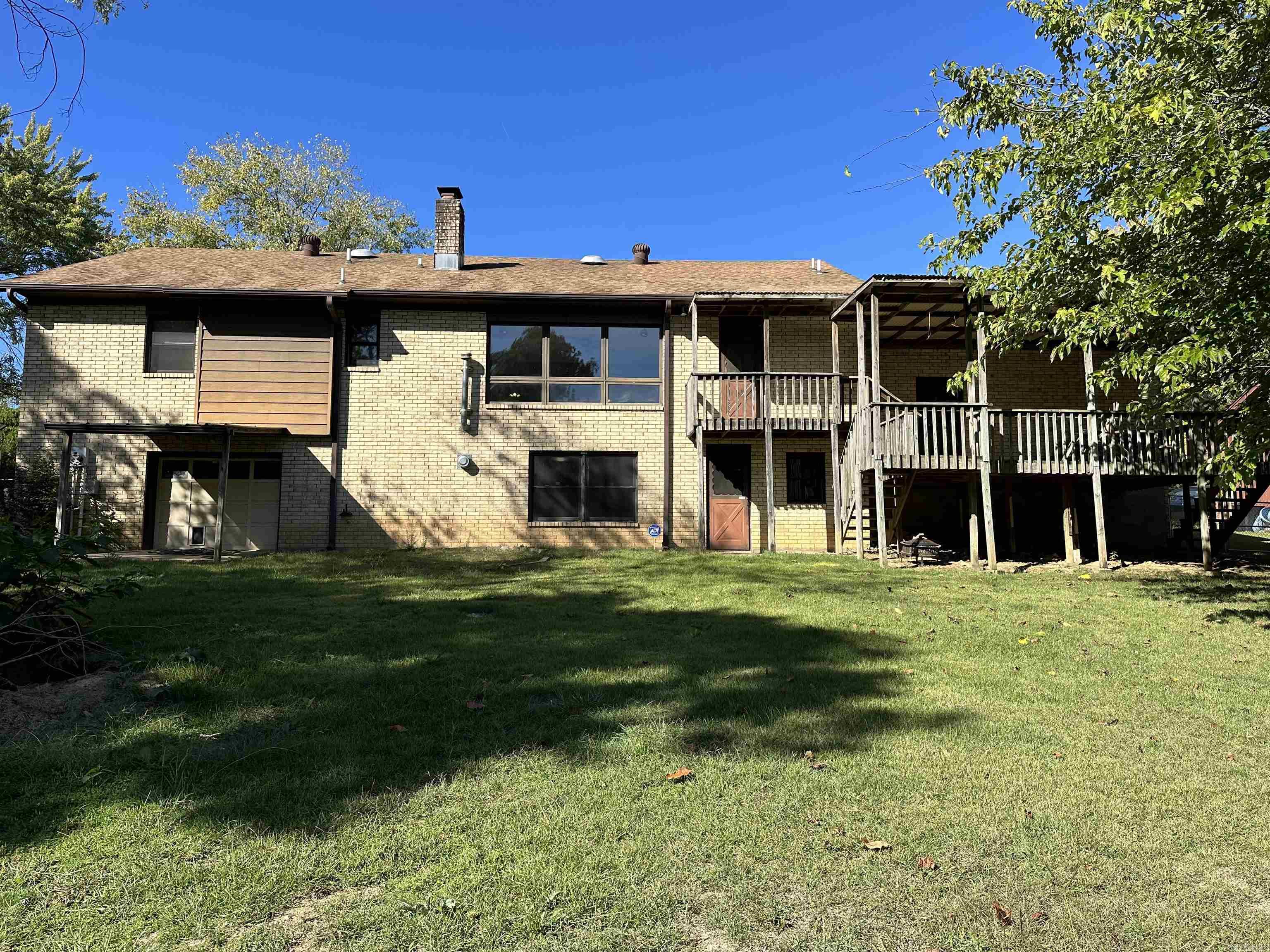 LAKEWOOD ESTATES - Residential