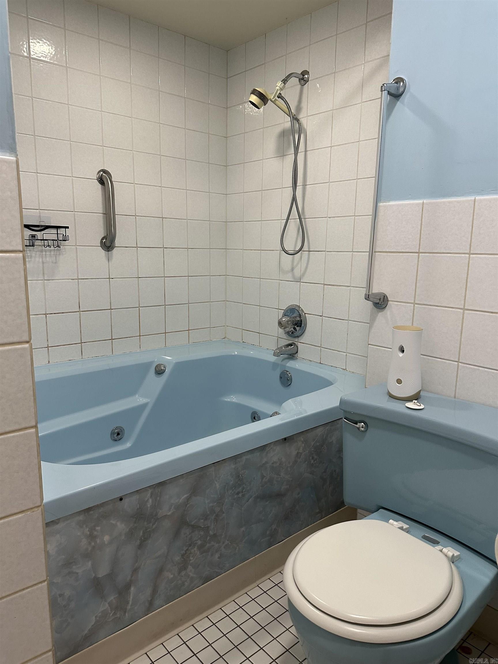 LAKEWOOD ESTATES - Residential