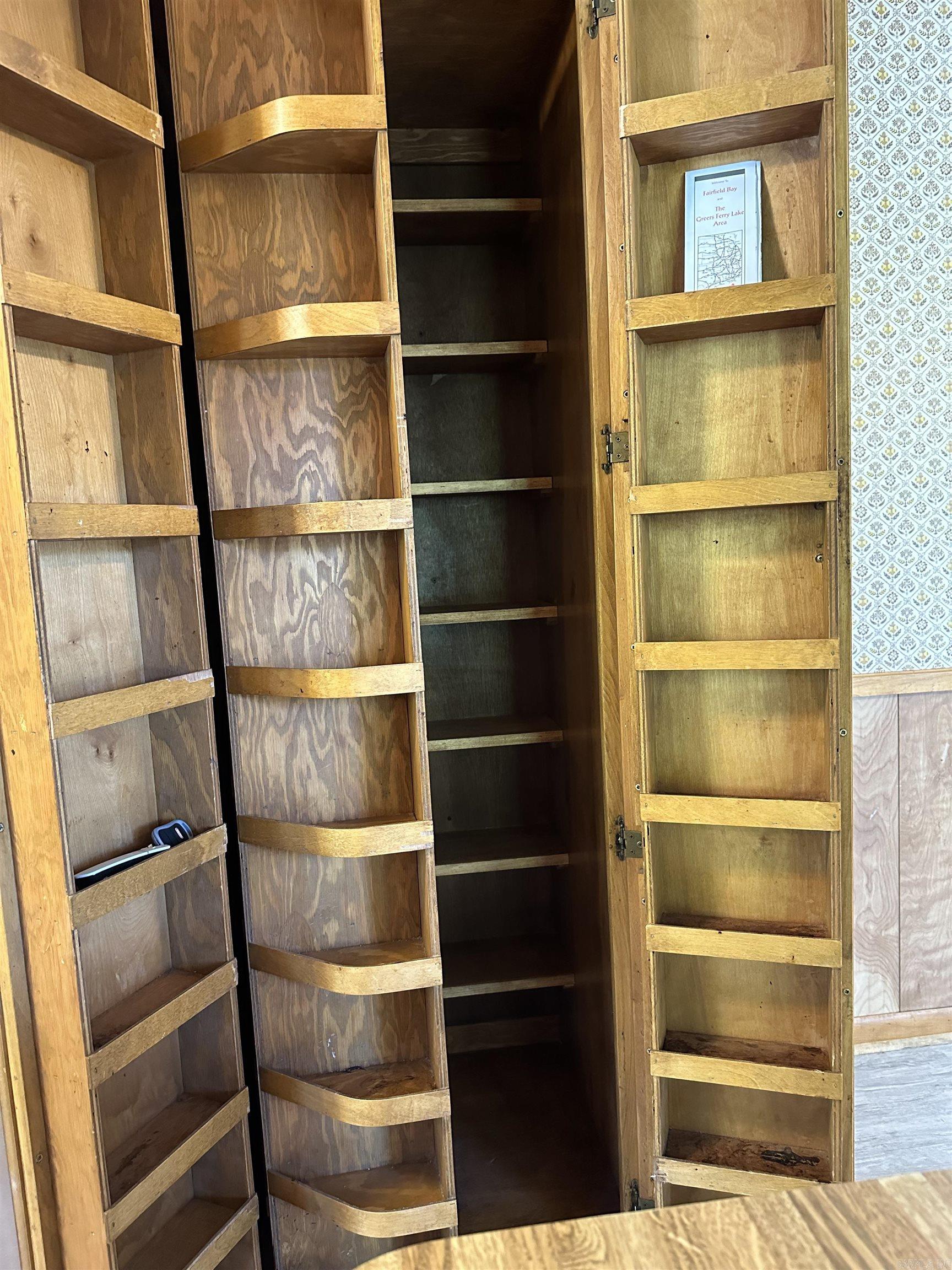 LAKEWOOD ESTATES - Residential