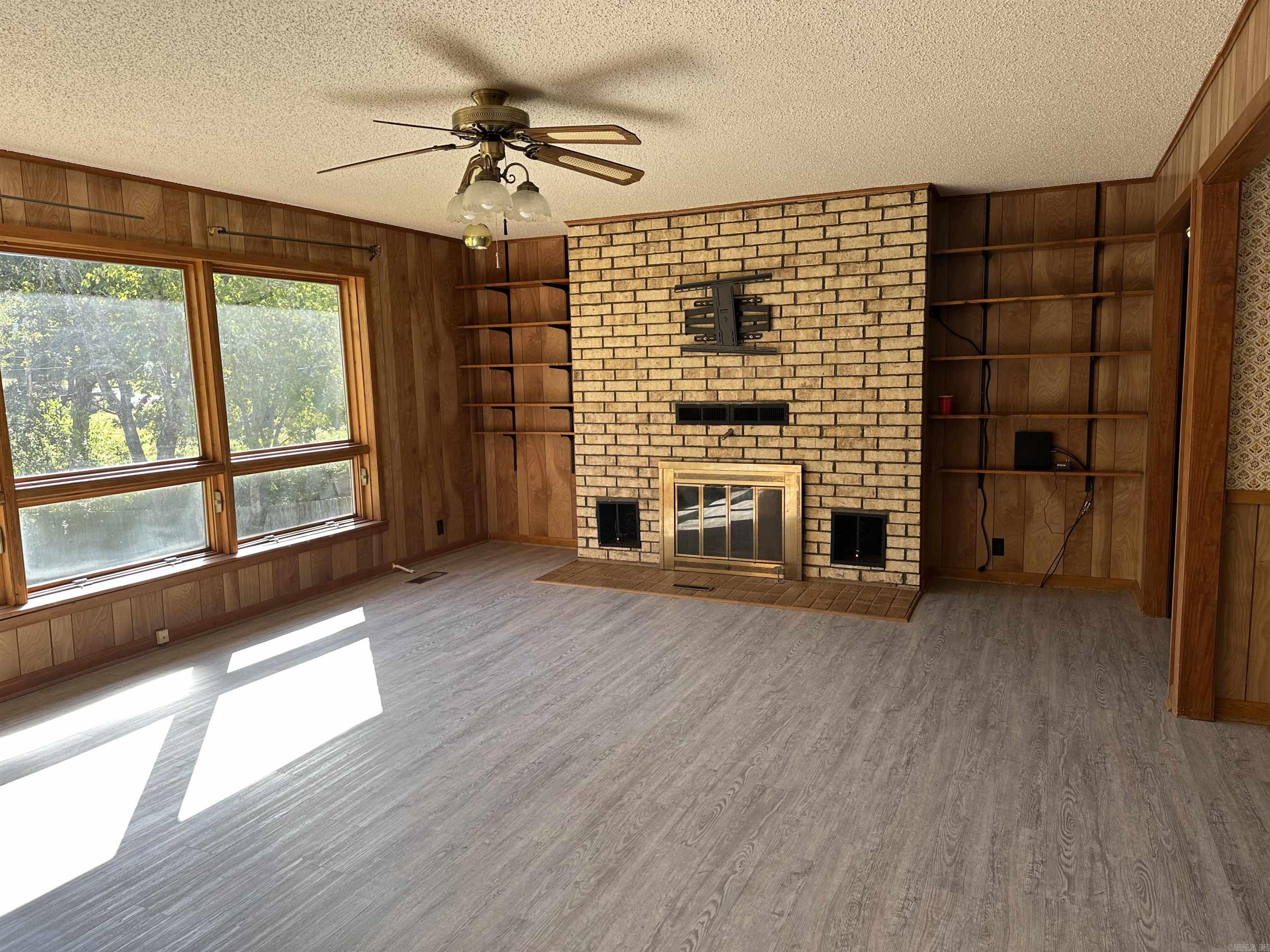 LAKEWOOD ESTATES - Residential