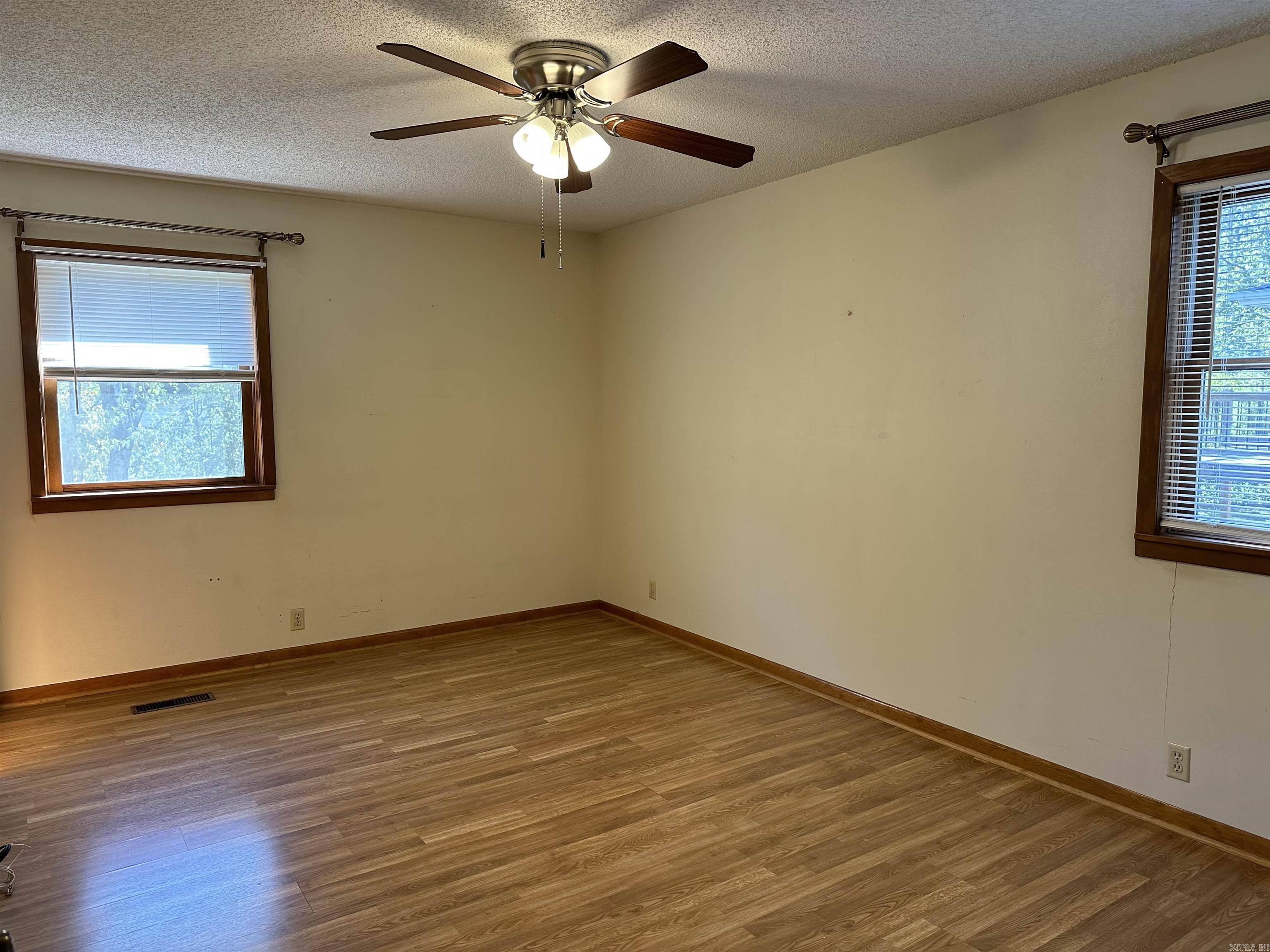 LAKEWOOD ESTATES - Residential