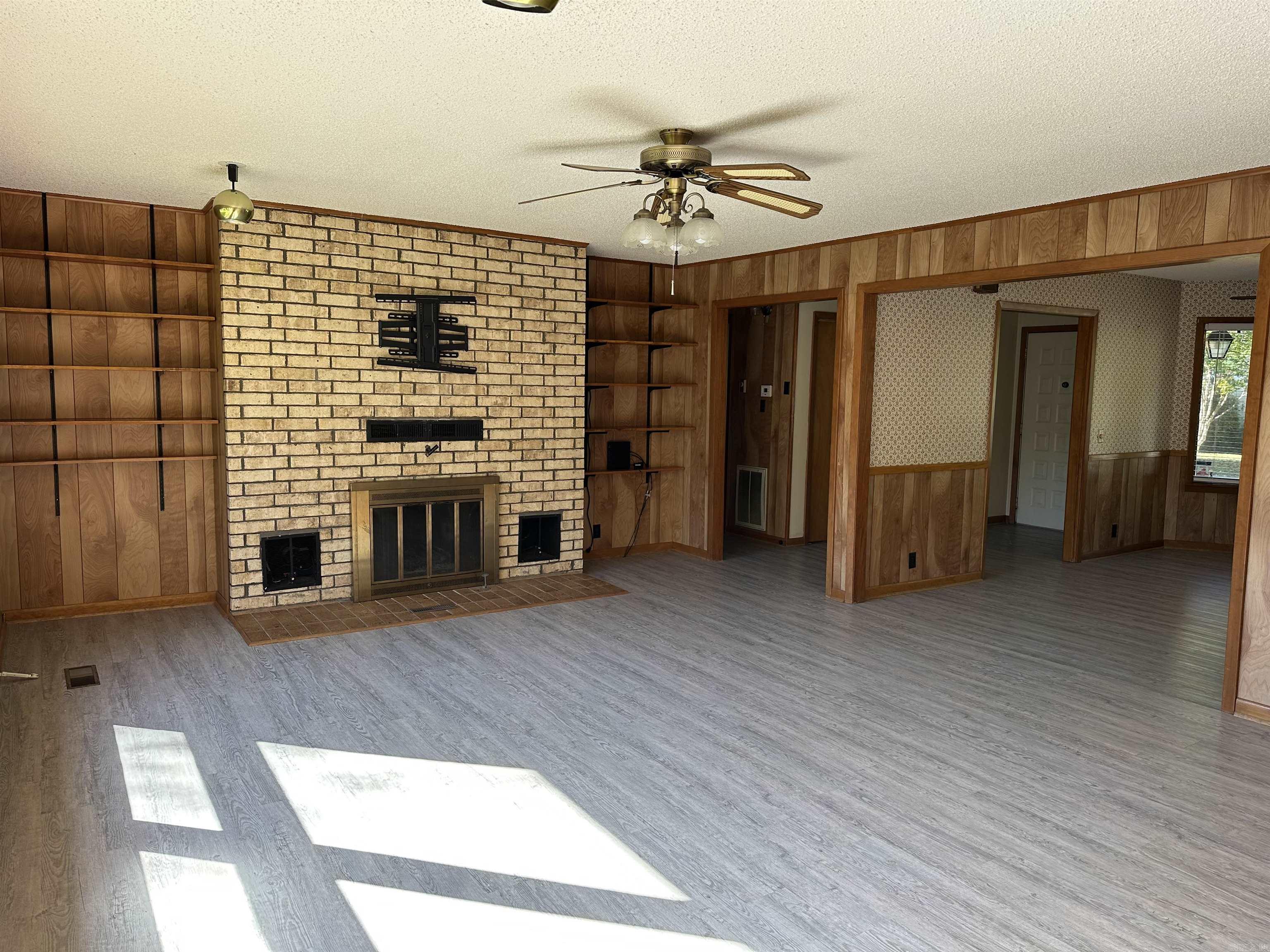 LAKEWOOD ESTATES - Residential