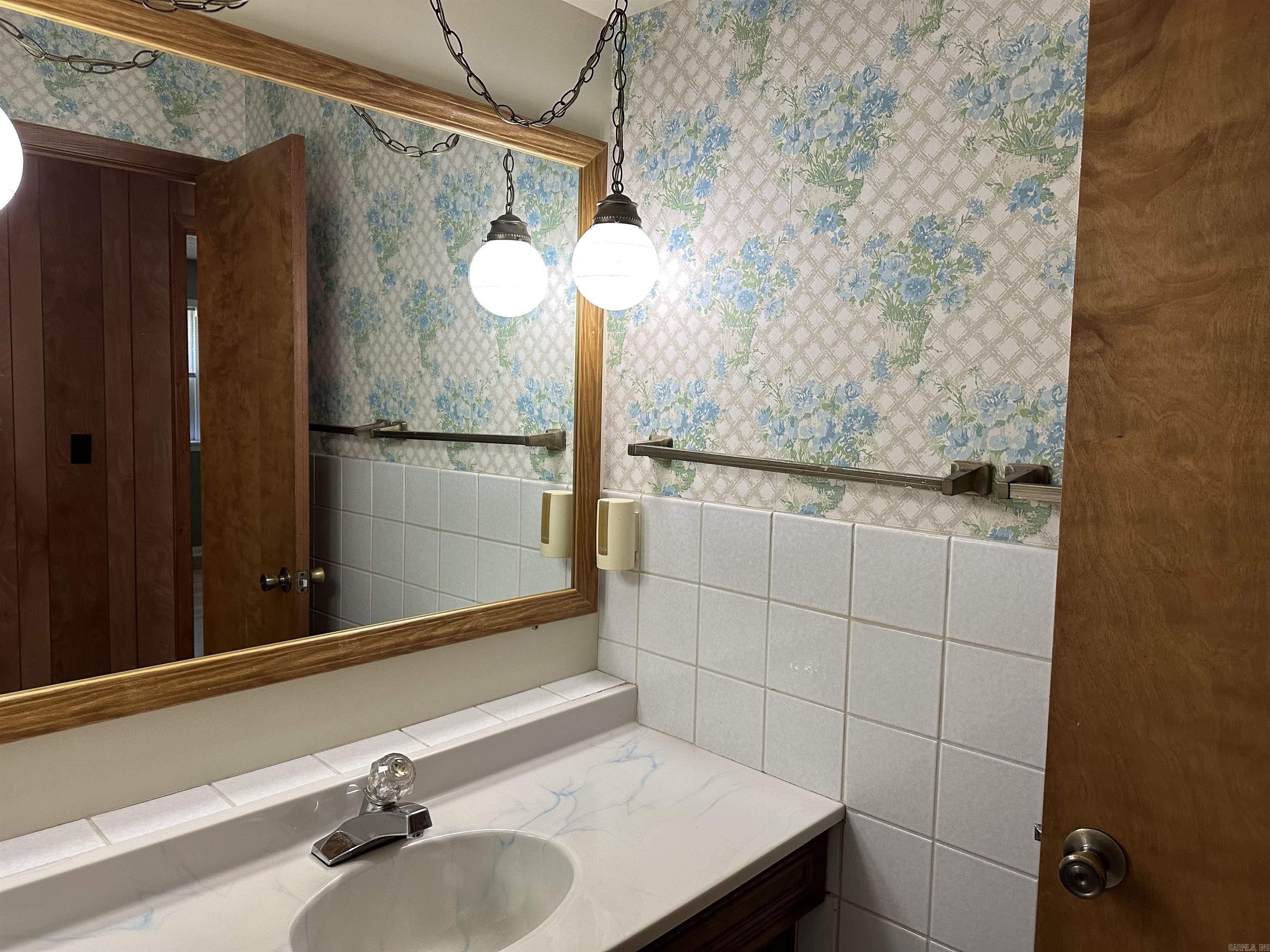 LAKEWOOD ESTATES - Residential