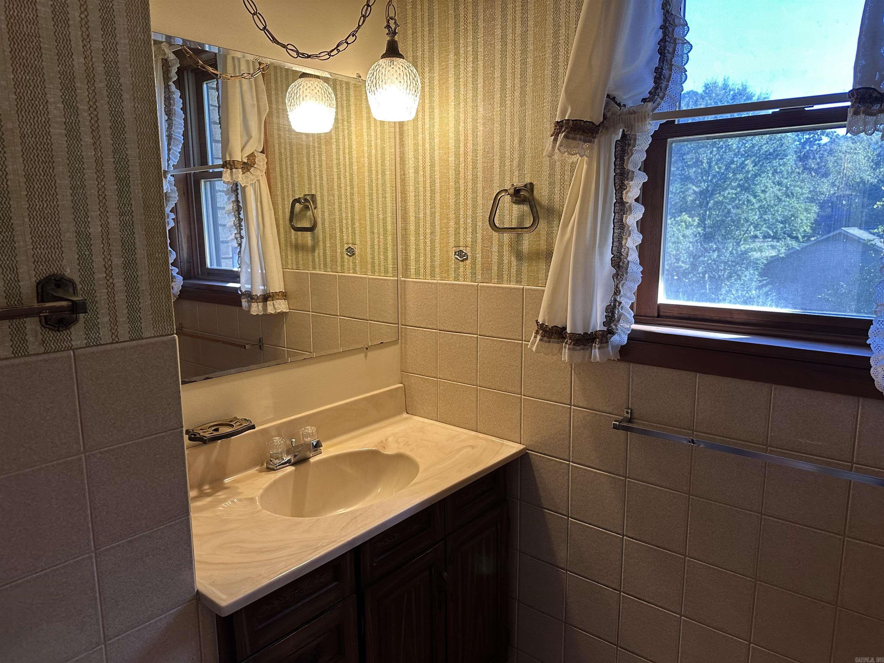 LAKEWOOD ESTATES - Residential