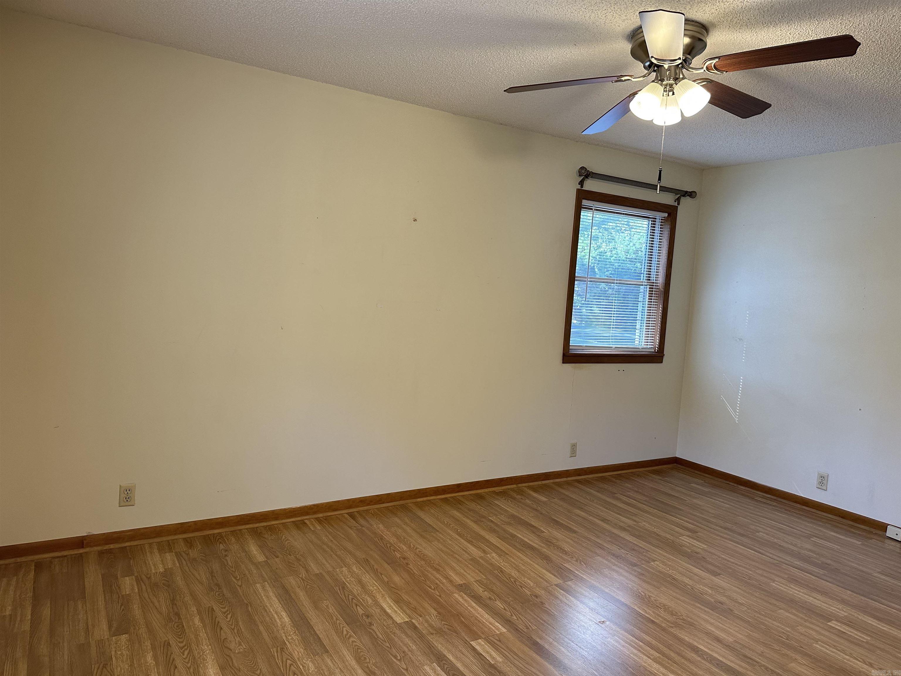 LAKEWOOD ESTATES - Residential