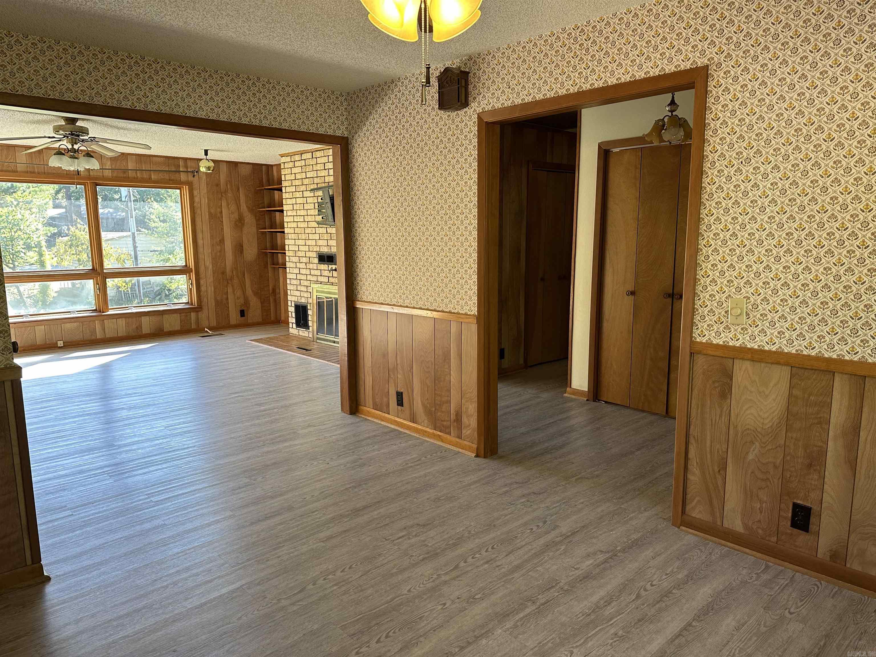 LAKEWOOD ESTATES - Residential