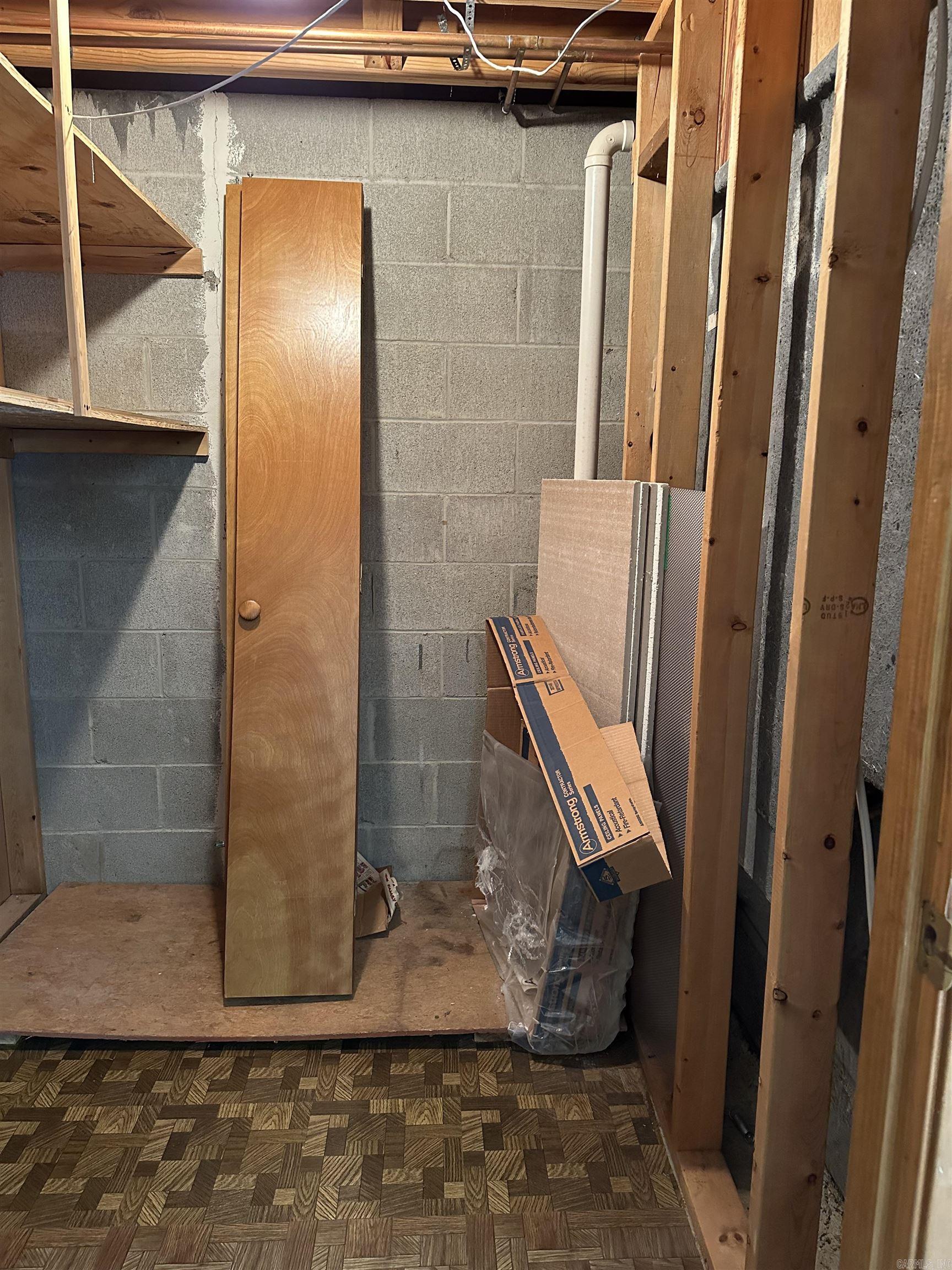 LAKEWOOD ESTATES - Residential