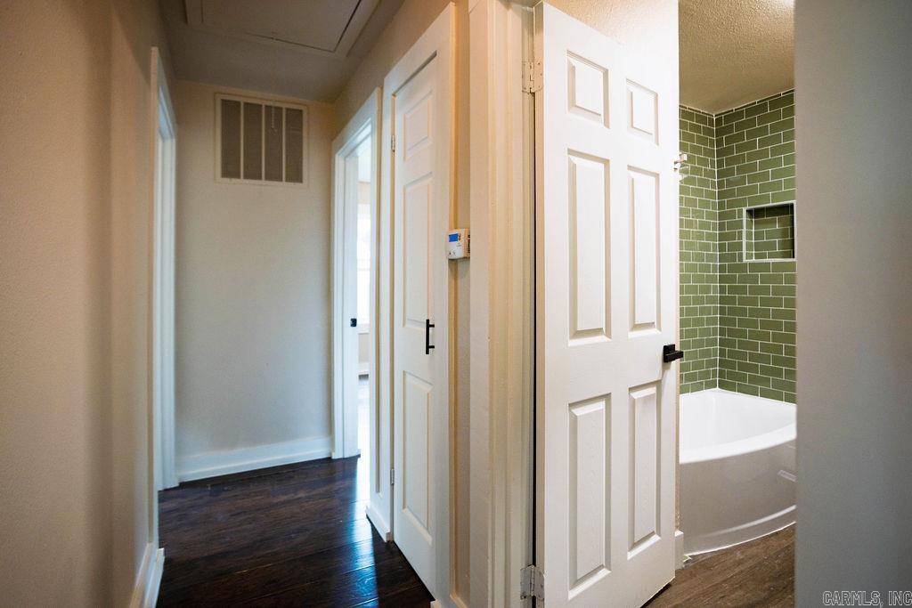 EAST END HGTS - Residential