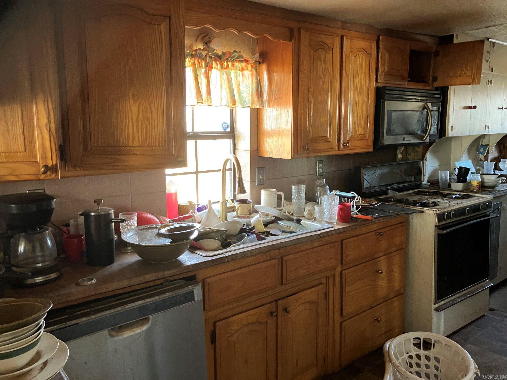 WALDRON CITY - Residential