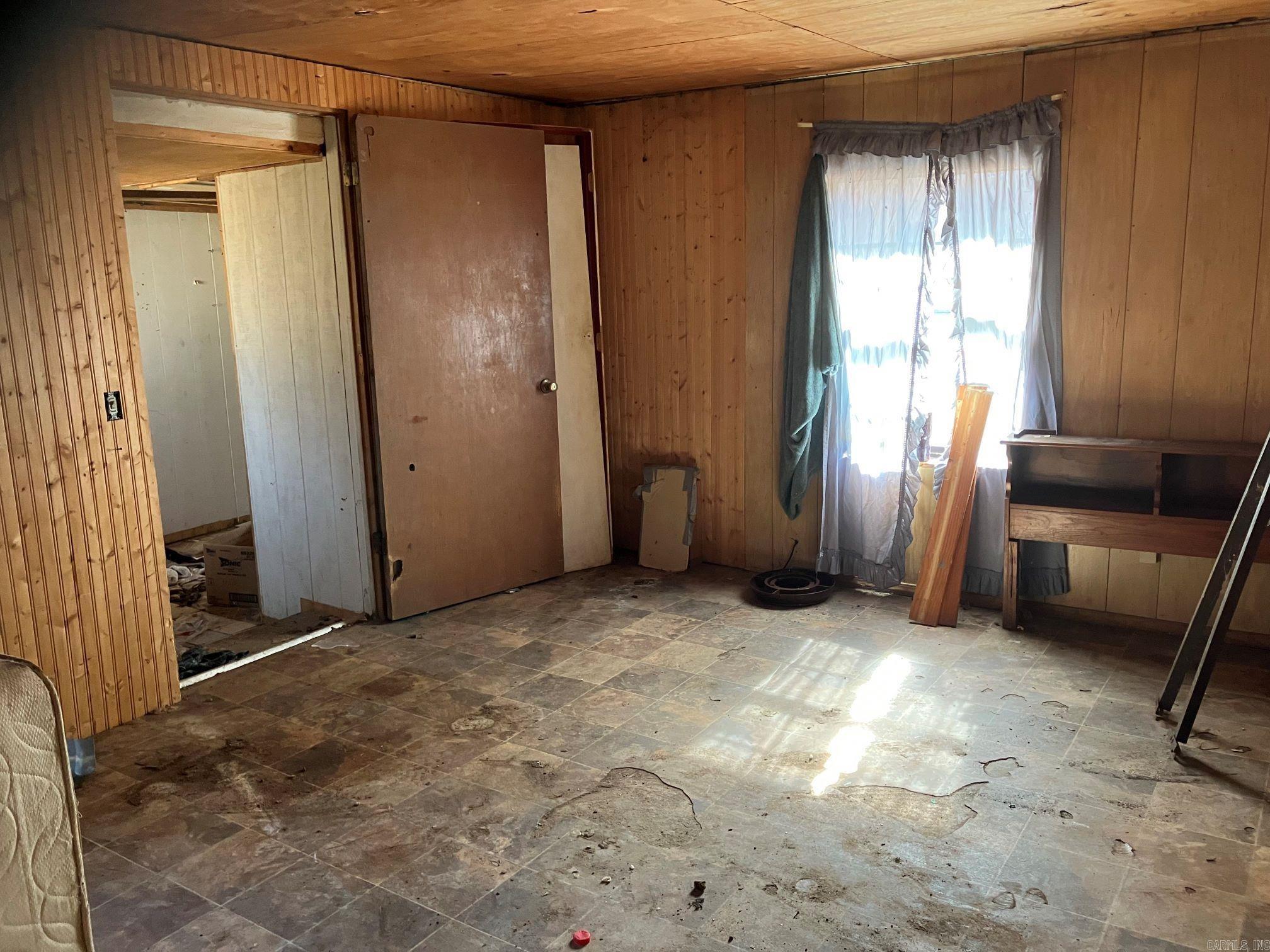 WALDRON CITY - Residential